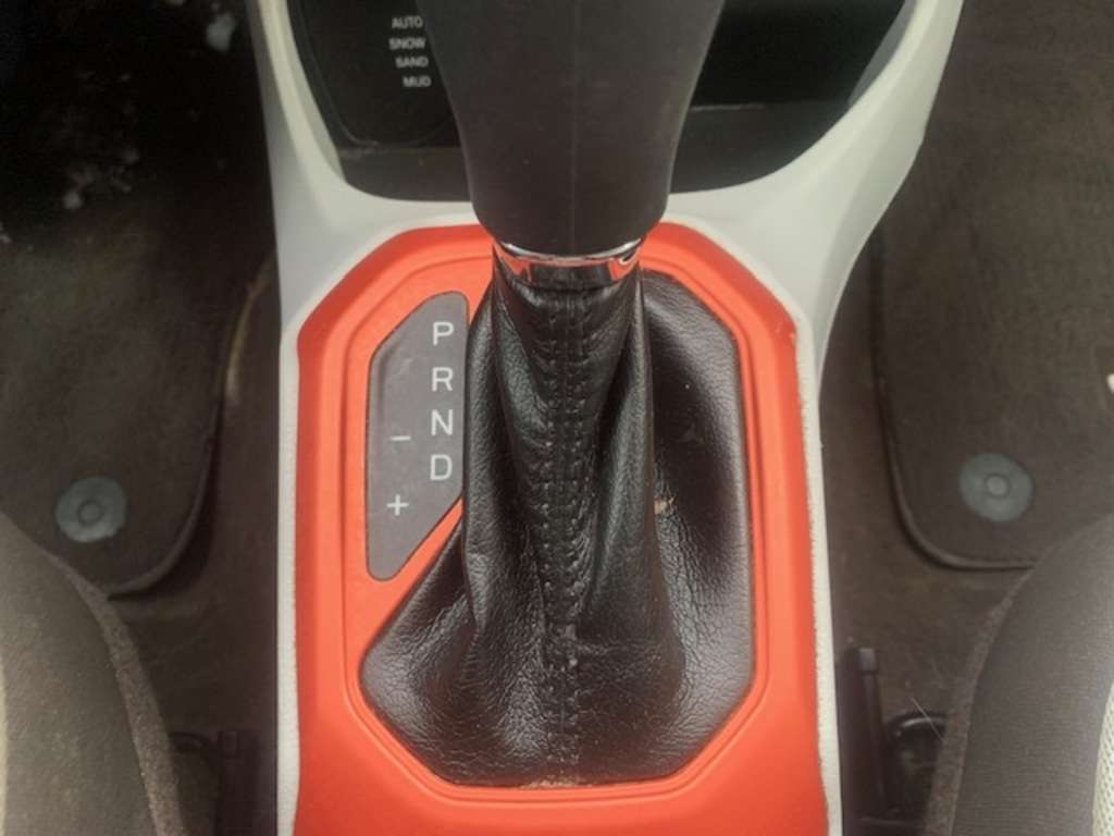 2015 Jeep Renegade North 4WD — снимка 1