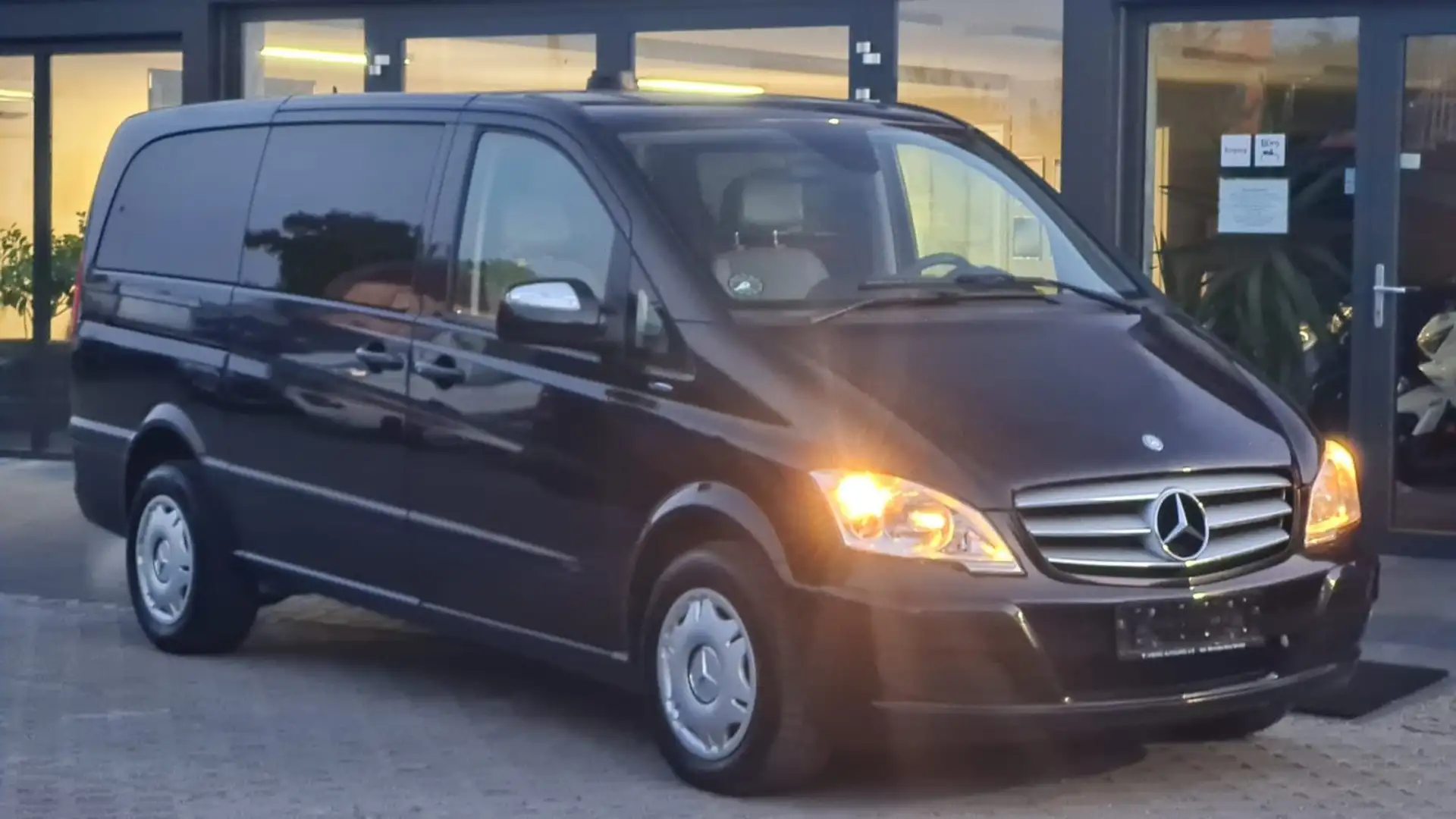 Mercedes-Benz Viano 2.2 CDI Trend lang Schwarz - 1