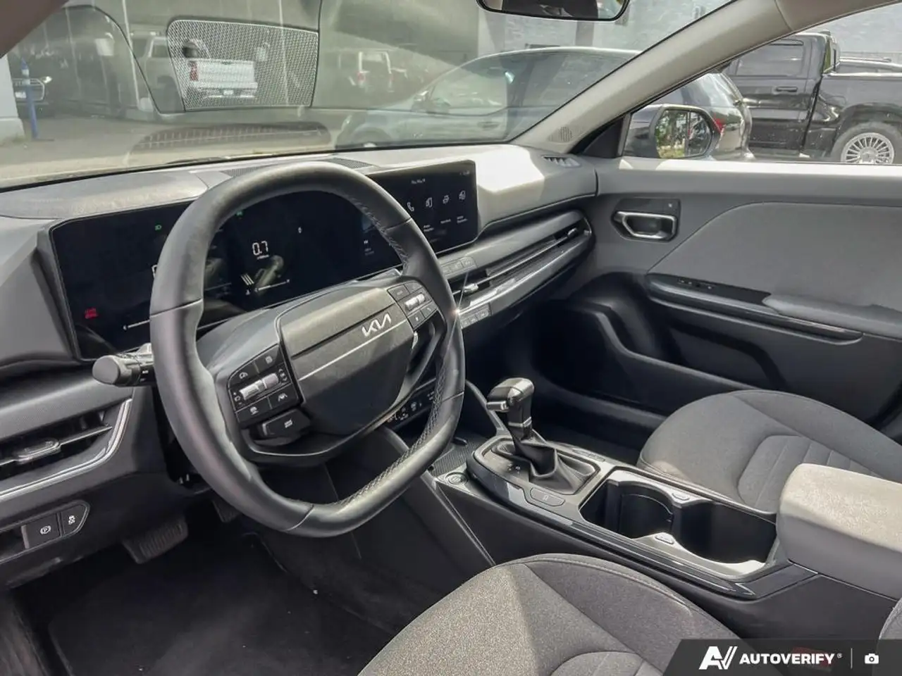 Kia K4 снимка Kia K4