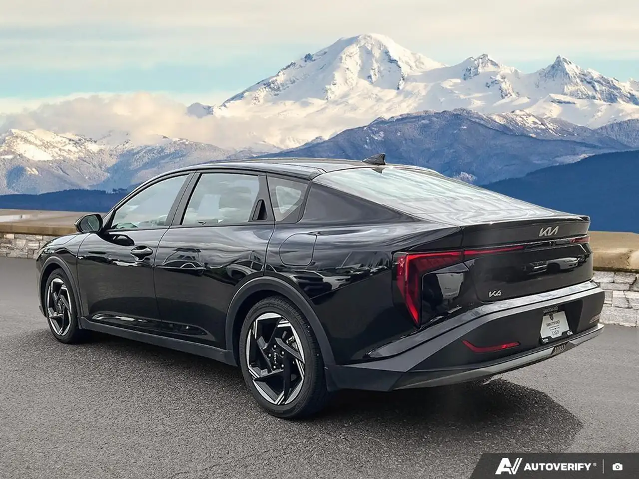 Kia K4 снимка Kia K4