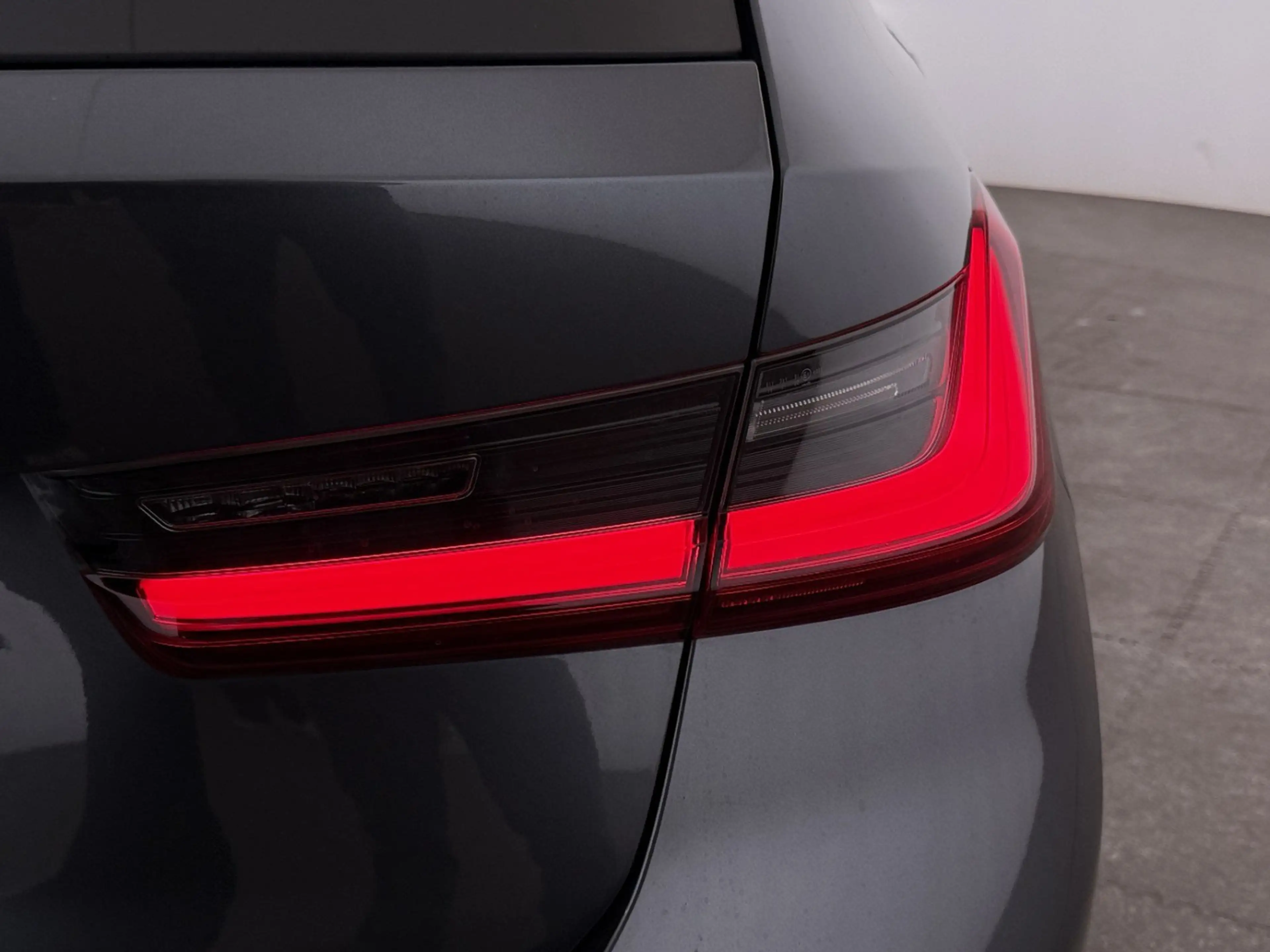BMW 318 d Touring Sport Line LED LEDER NAVI SITZHZG — photo 12