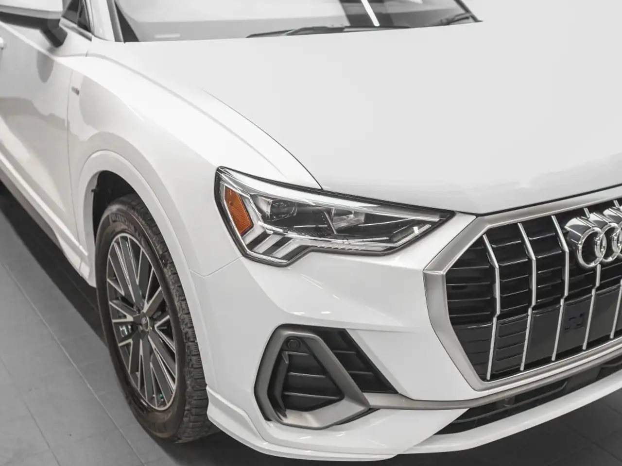 Audi Q3 снимка Audi Q3