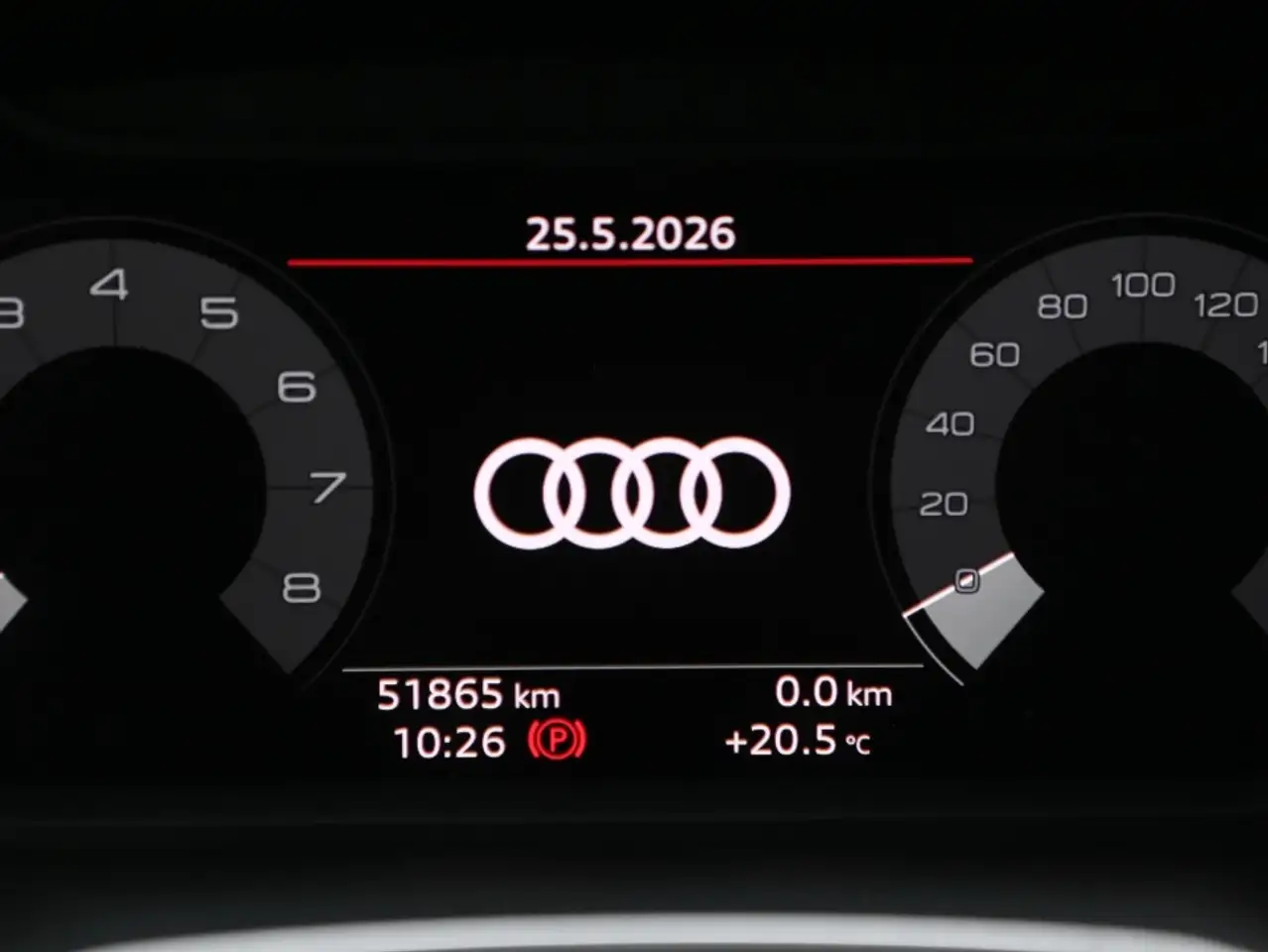 Audi Q3 снимка Audi Q3