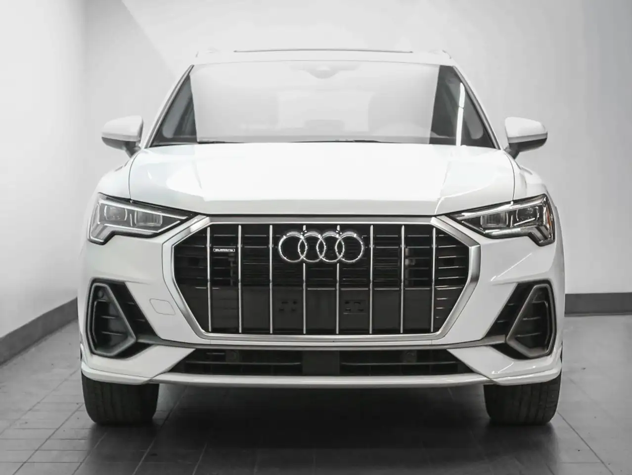 Audi Q3 снимка Audi Q3