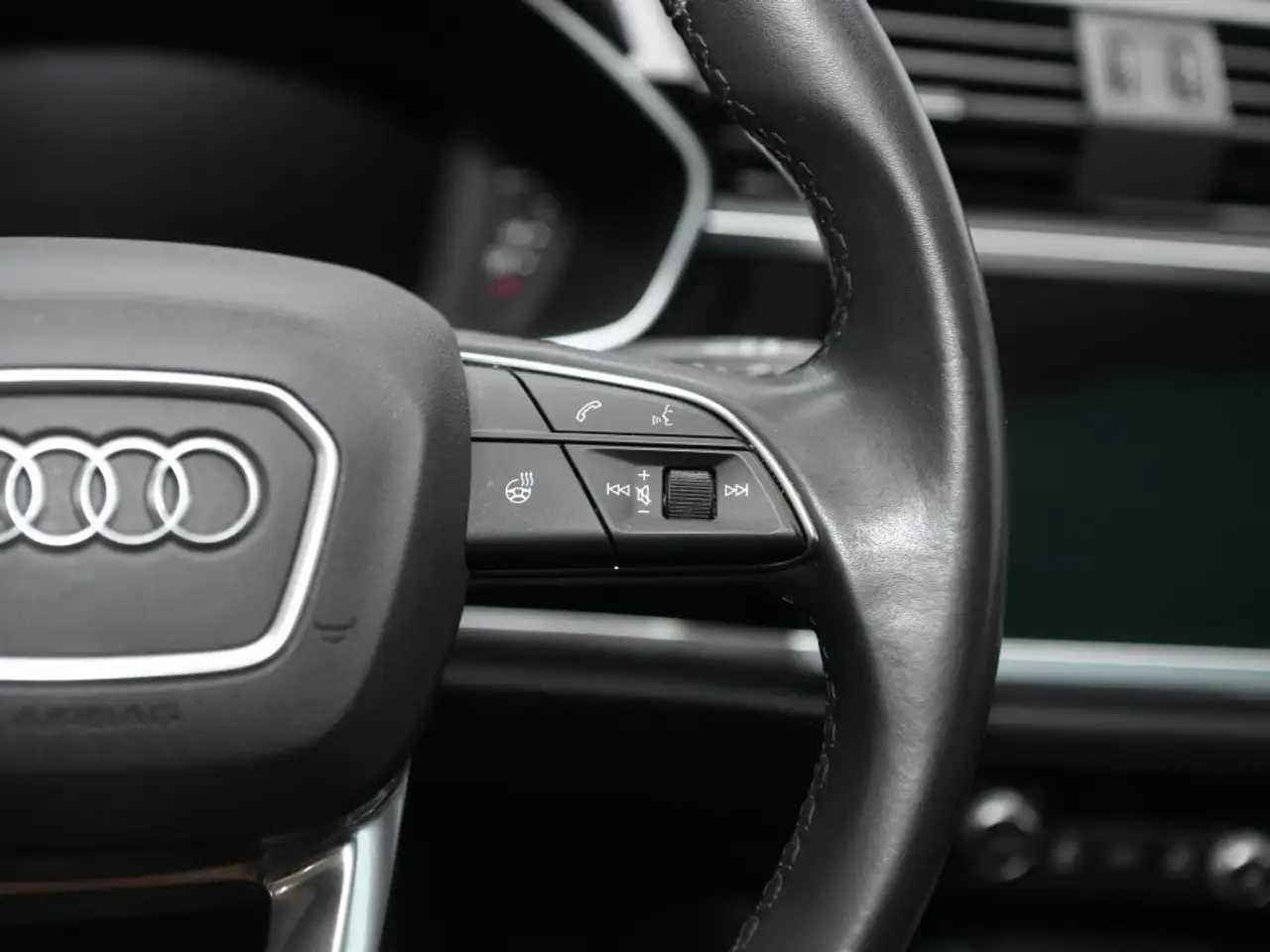 Audi Q3 снимка Audi Q3