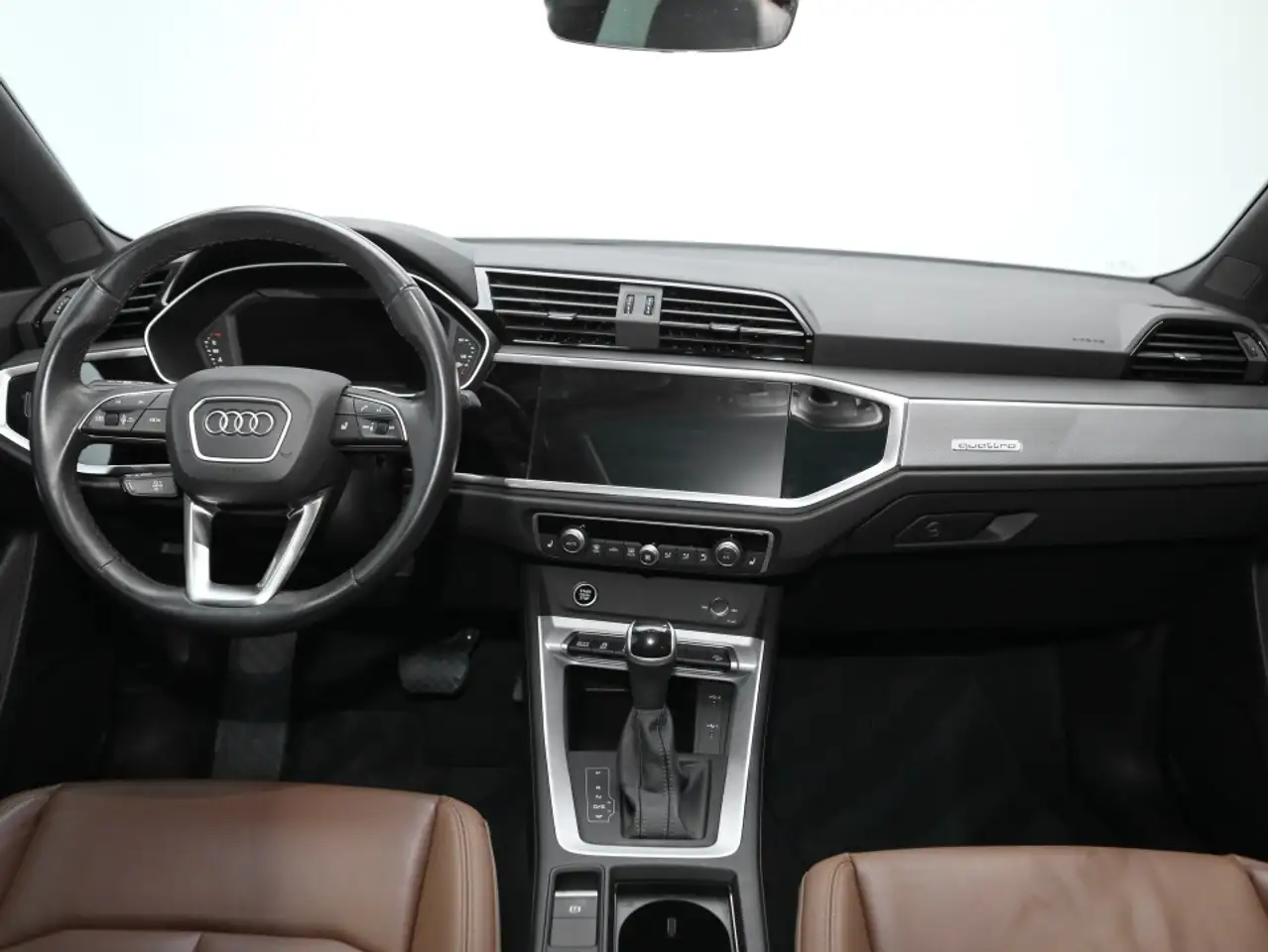 Audi Q3 снимка Audi Q3