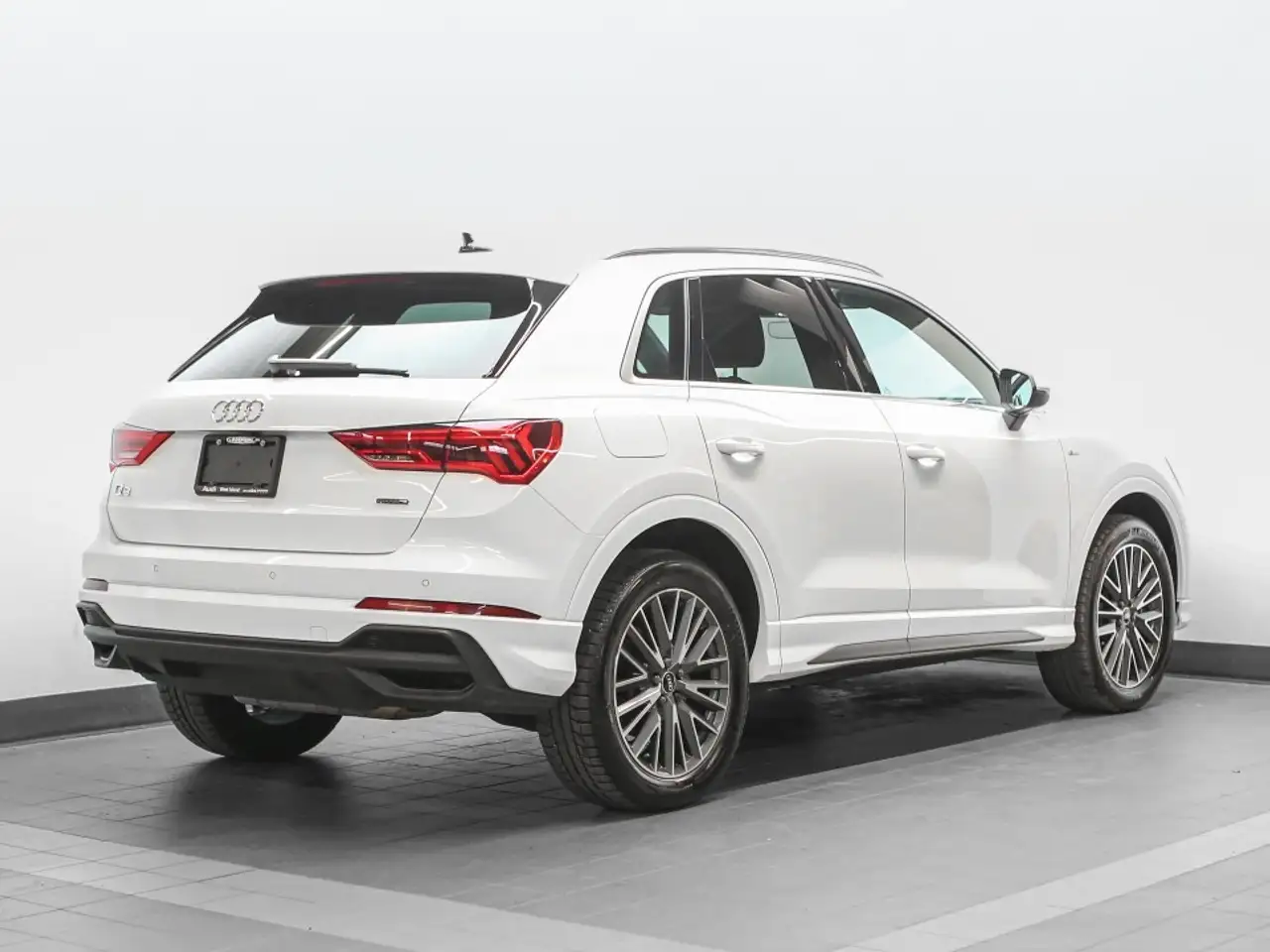 Audi Q3 снимка Audi Q3