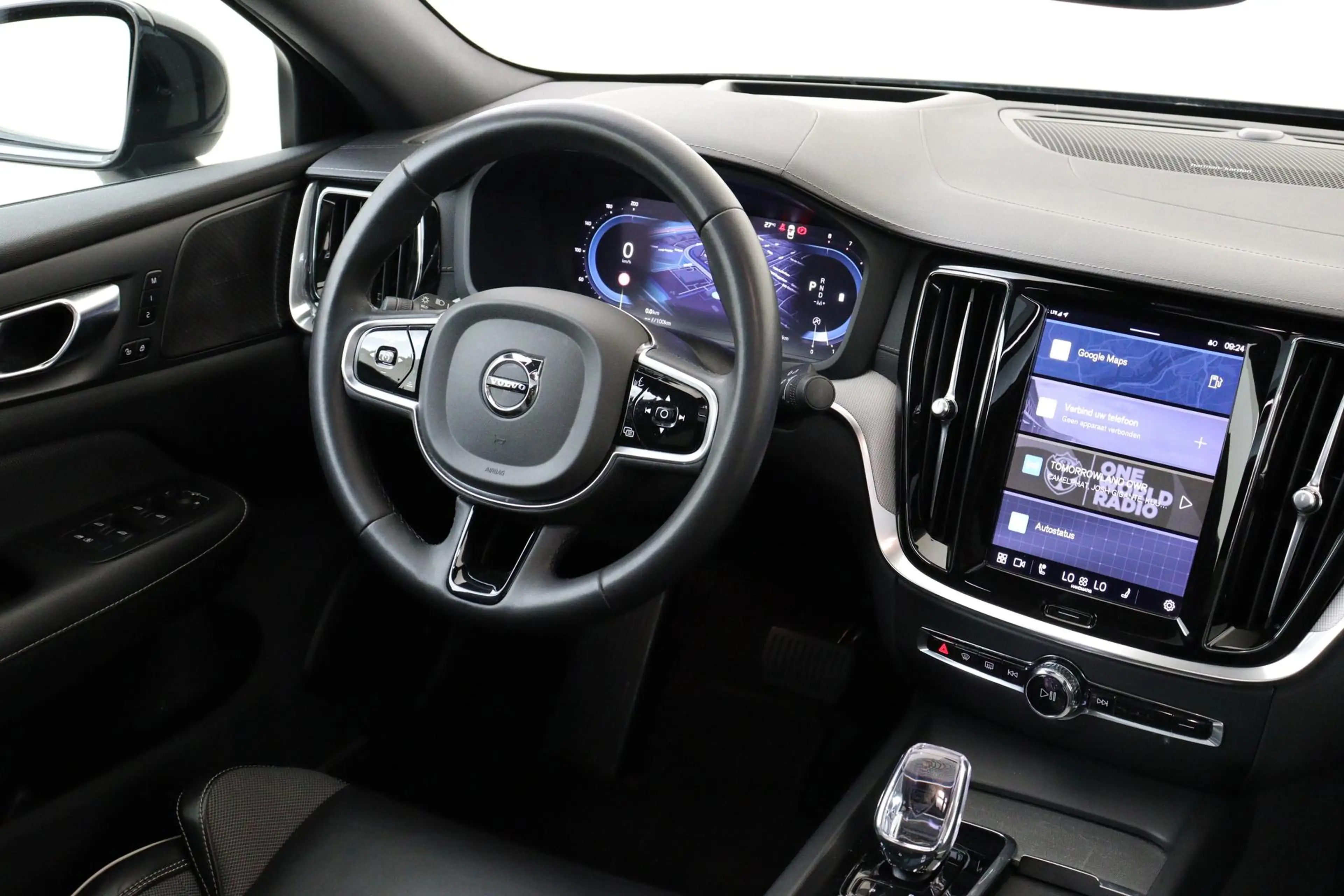Volvo S60 B4 (M-HYBRID) ULTIMATE DARK -PANO.DAK|HARMAN/KARDO — photo 6