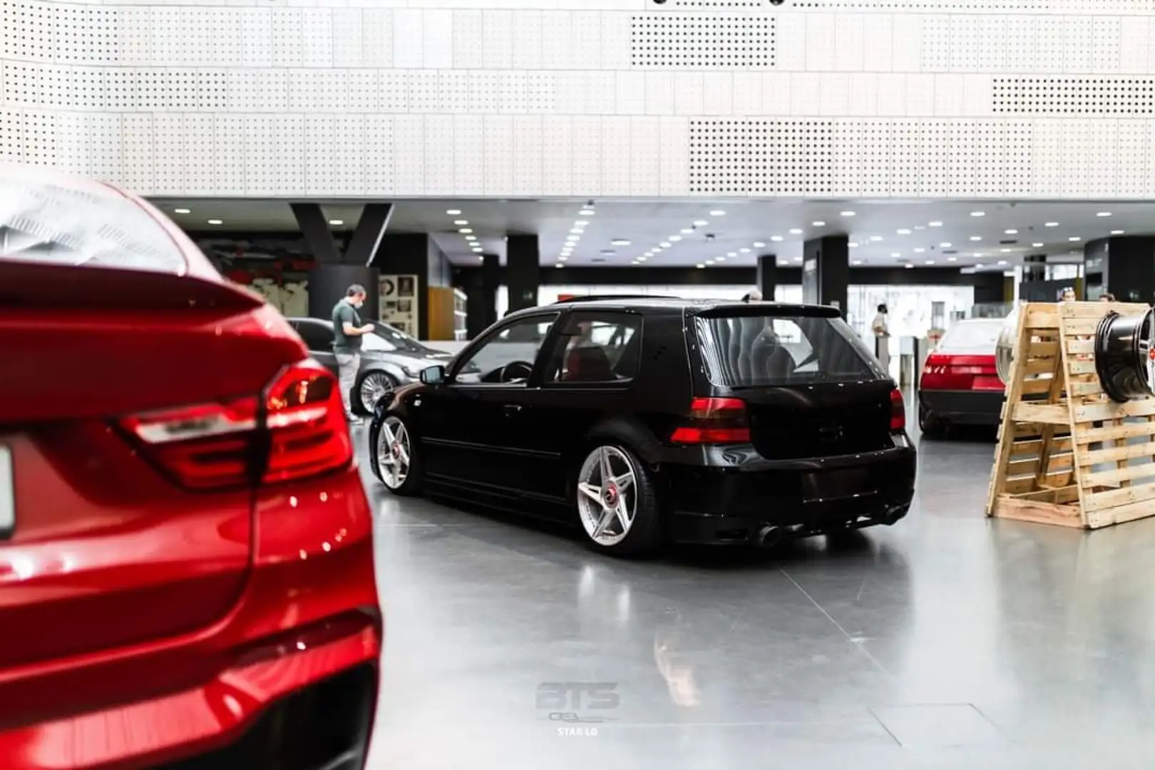 Volkswagen Golf 3p 2.8 VR6 cat. - 2