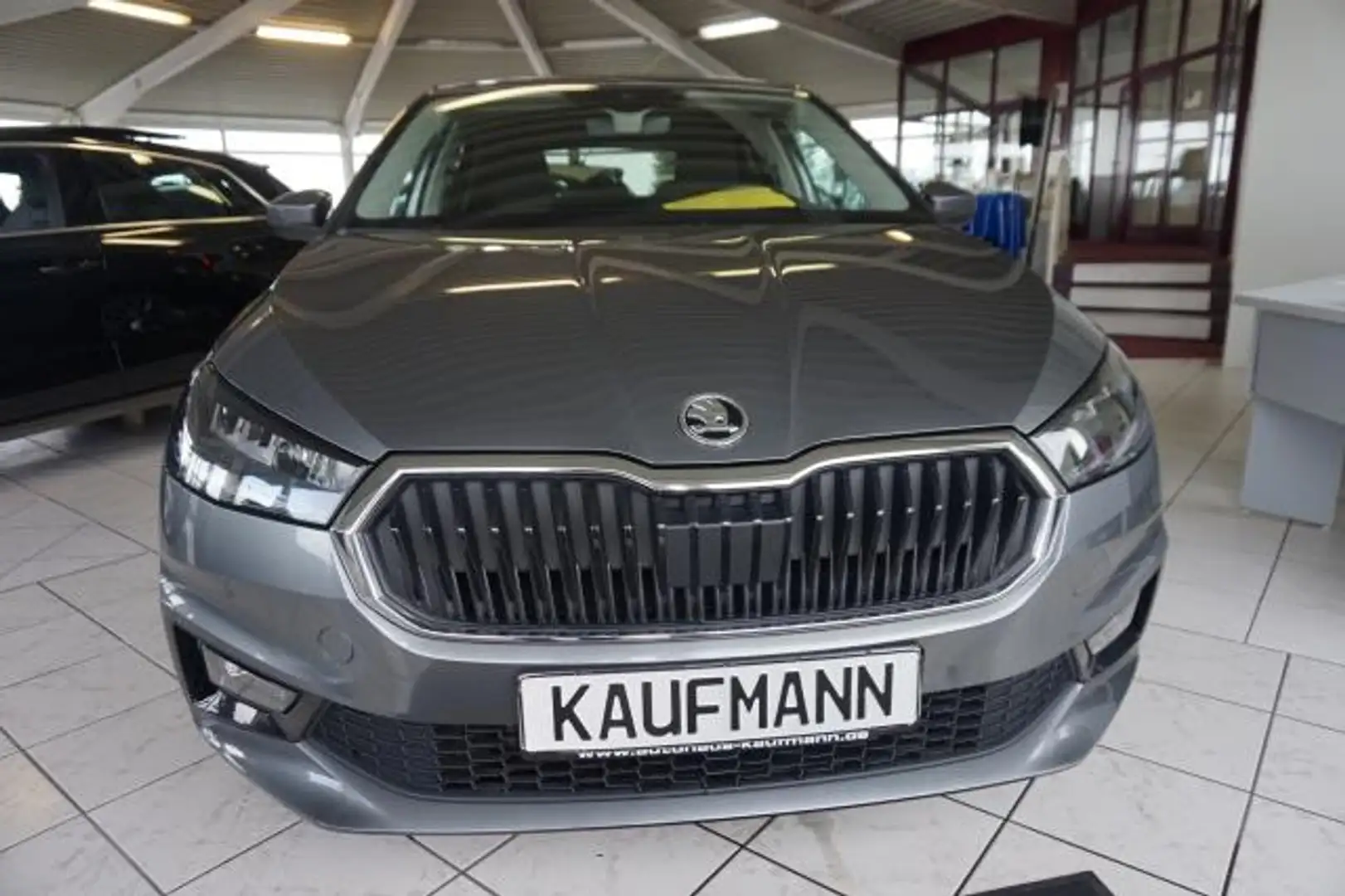 Skoda Fabia FABIA STYLE 110 PS DSG SHZ PDC APP TEMPOMAT LM Gris - 2