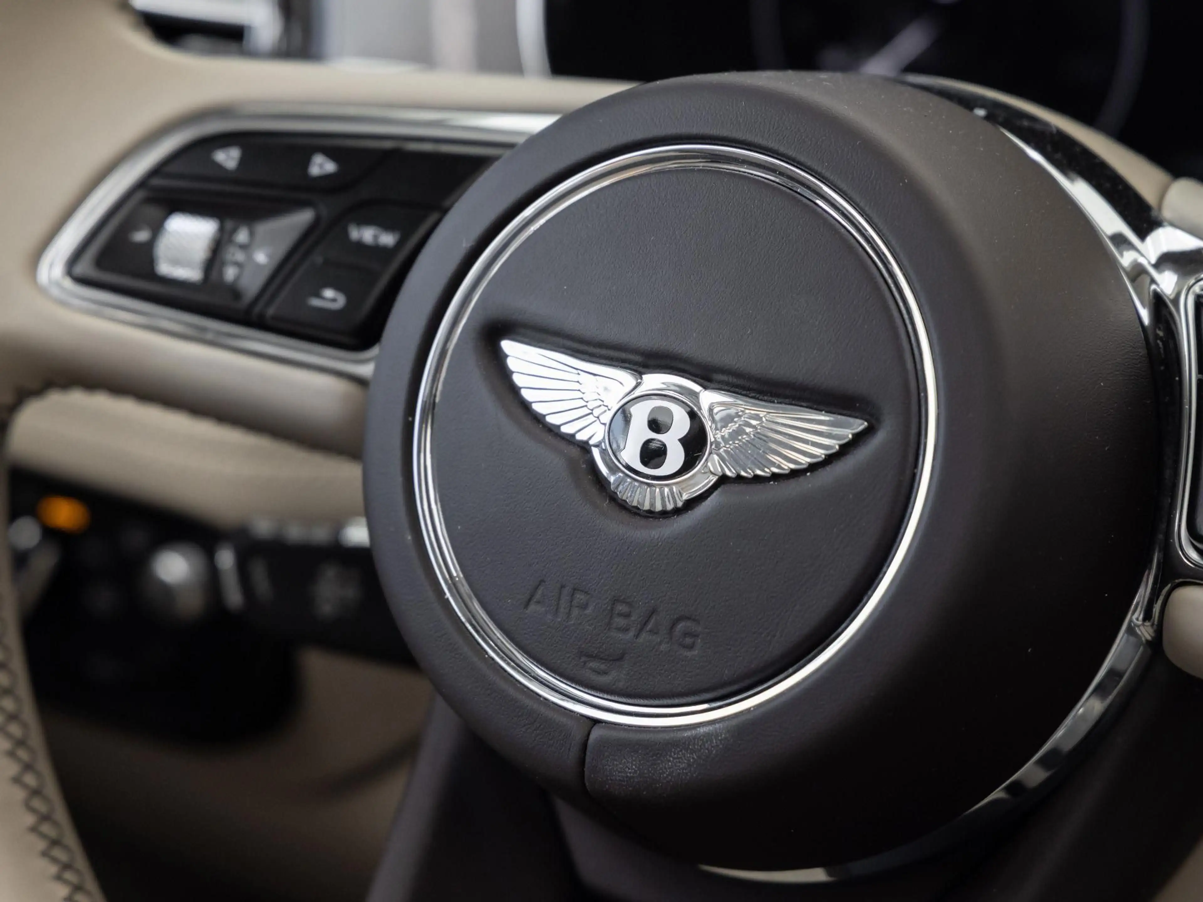 Bentley Bentayga V8 First Edition von BENTLEY FRANKFURT — photo 12
