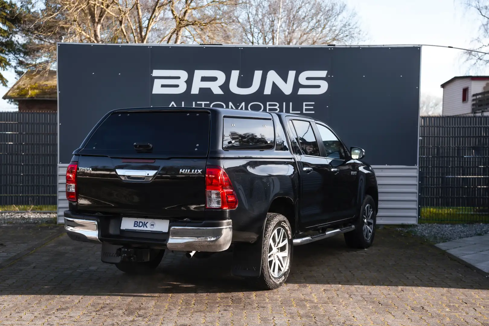 Toyota Hilux Double Cab Executive 4x4 AHK Standheizung Black - 2