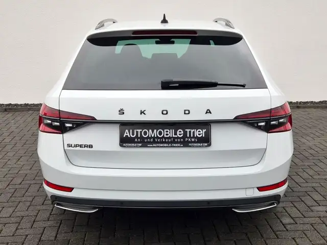 Skoda Superb view 6