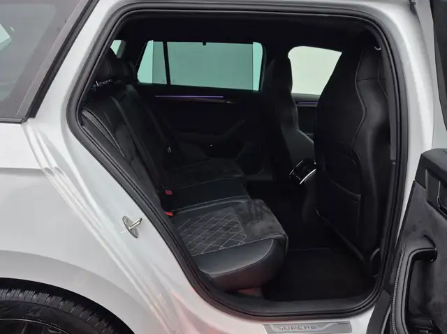 Skoda Superb view 14