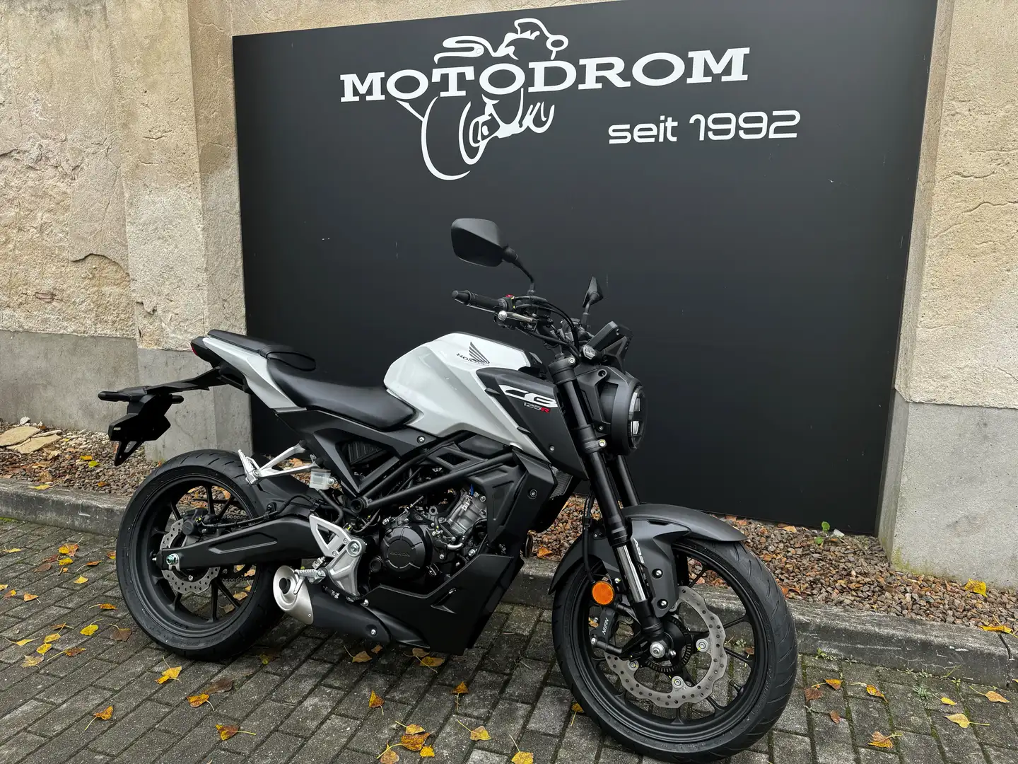 Honda CB 125 R inkl. Preisgarantie Weiß - 2