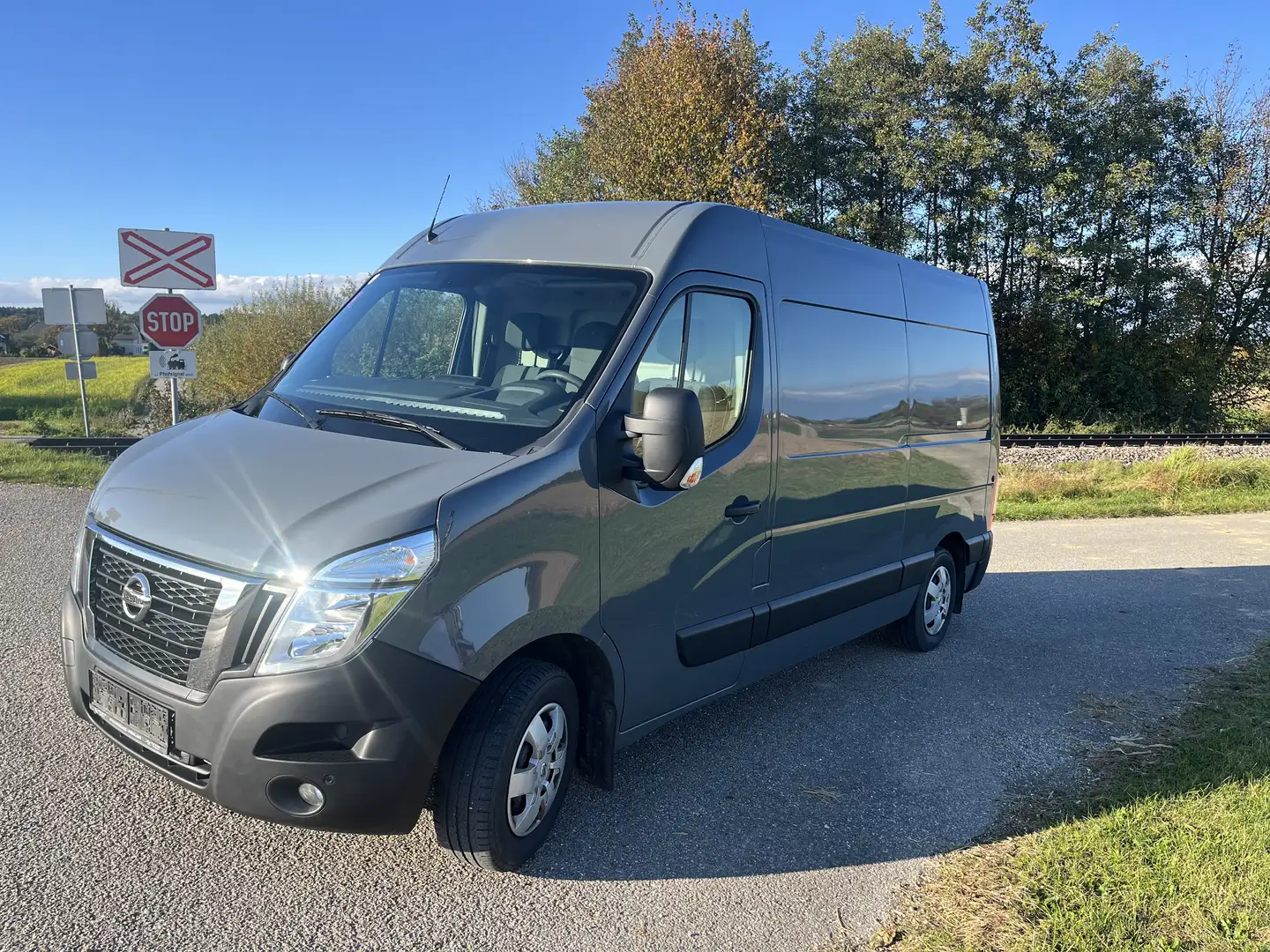 Nissan NV400 NV400 L2H2 3,5t 2,3 dCi150 Comfort Comfort Grau - 2