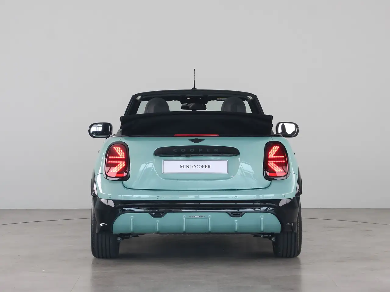 MINI Cooper C Cabrio 2026 — фото 12