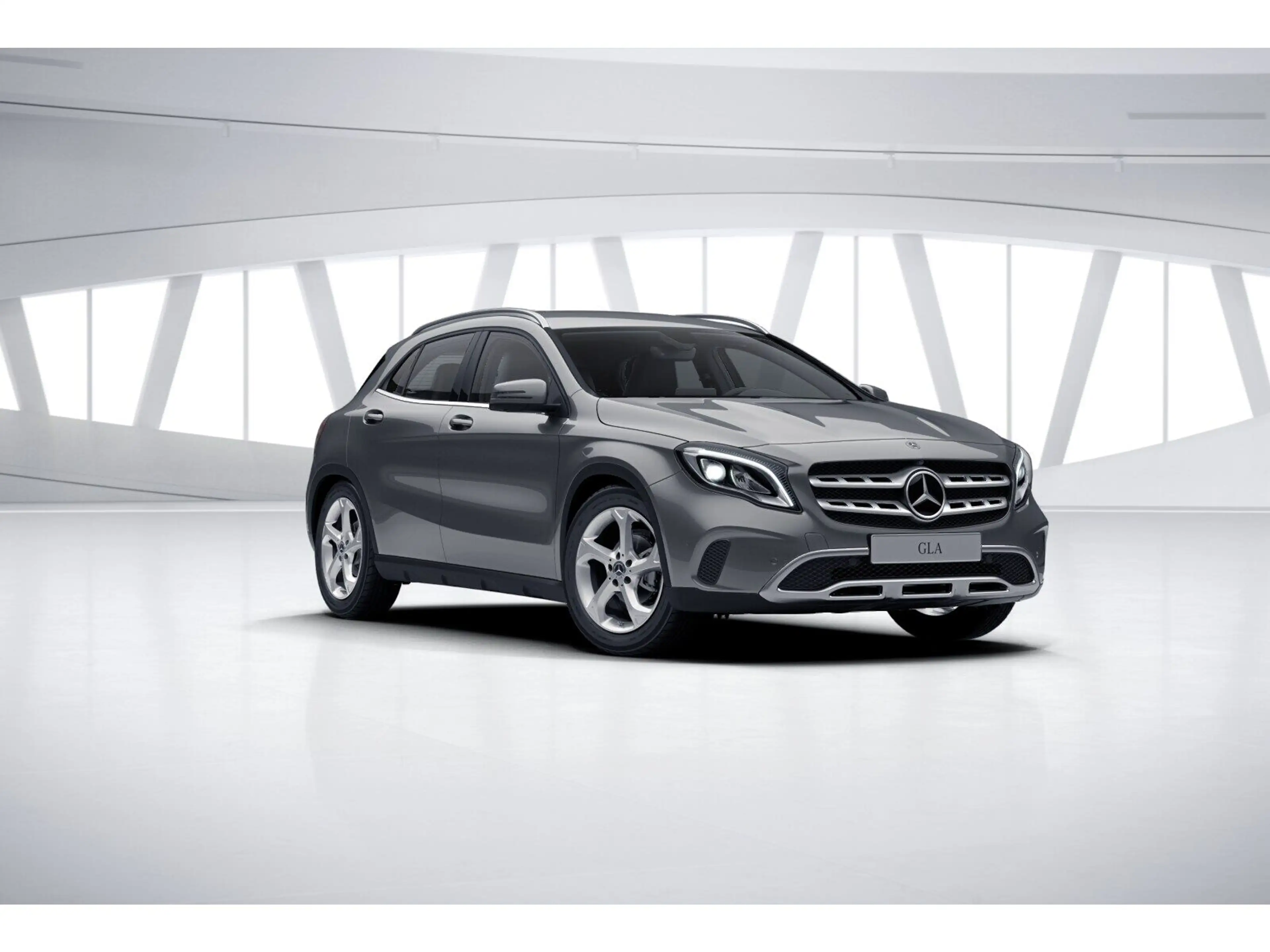 Mercedes-Benz GLA 180 360 DISTR KAMERA SPUR PDC SHZ — photo 14