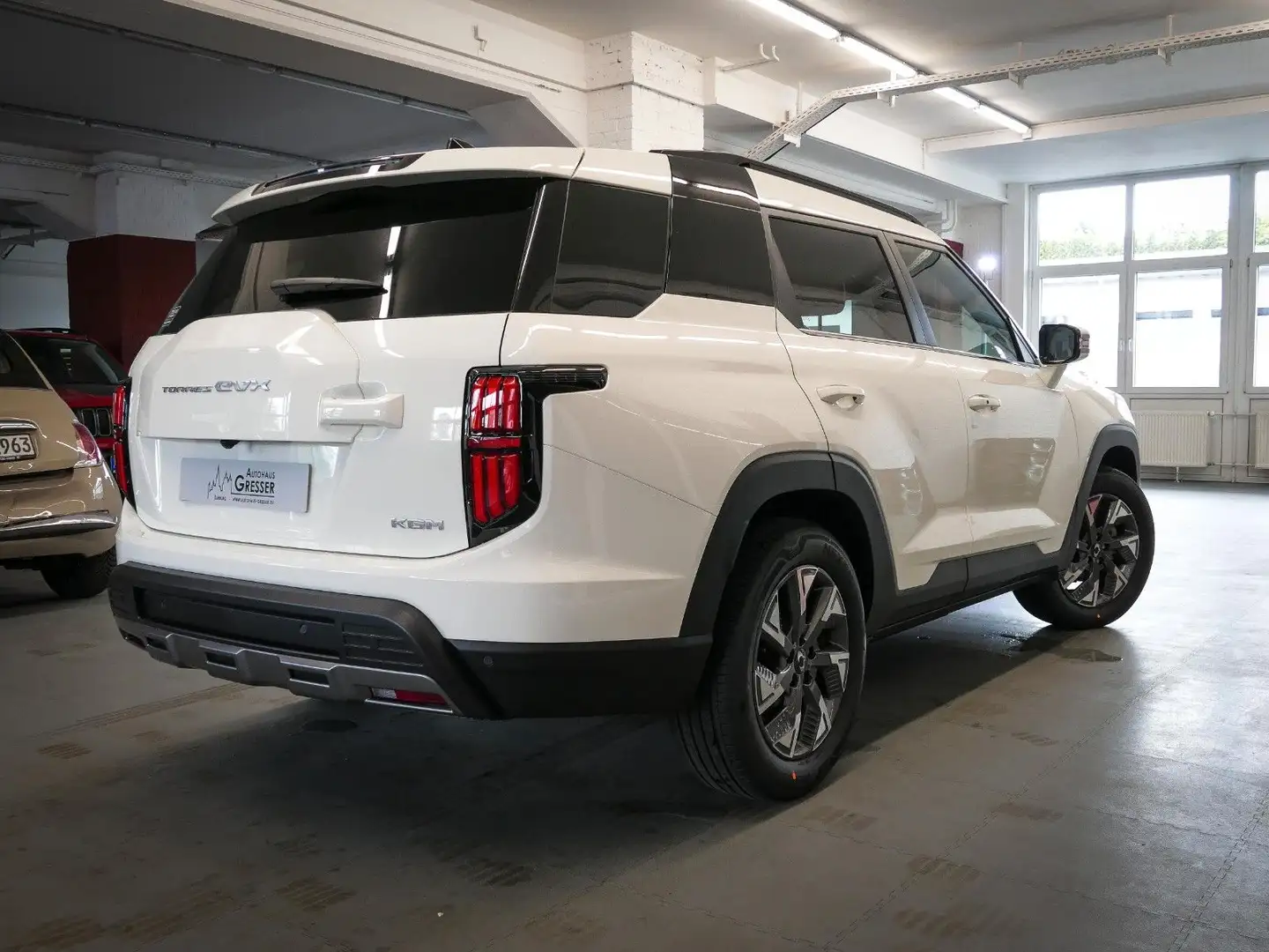 SsangYong Torres EVX 73KW Platinum Alb - 2