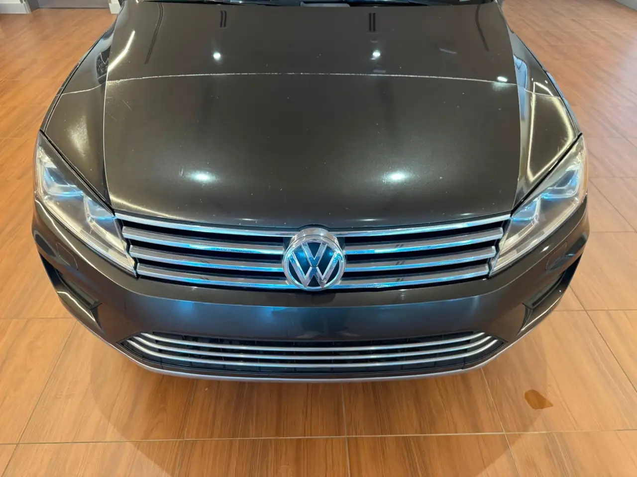 Volkswagen Touareg снимка Volkswagen Touareg