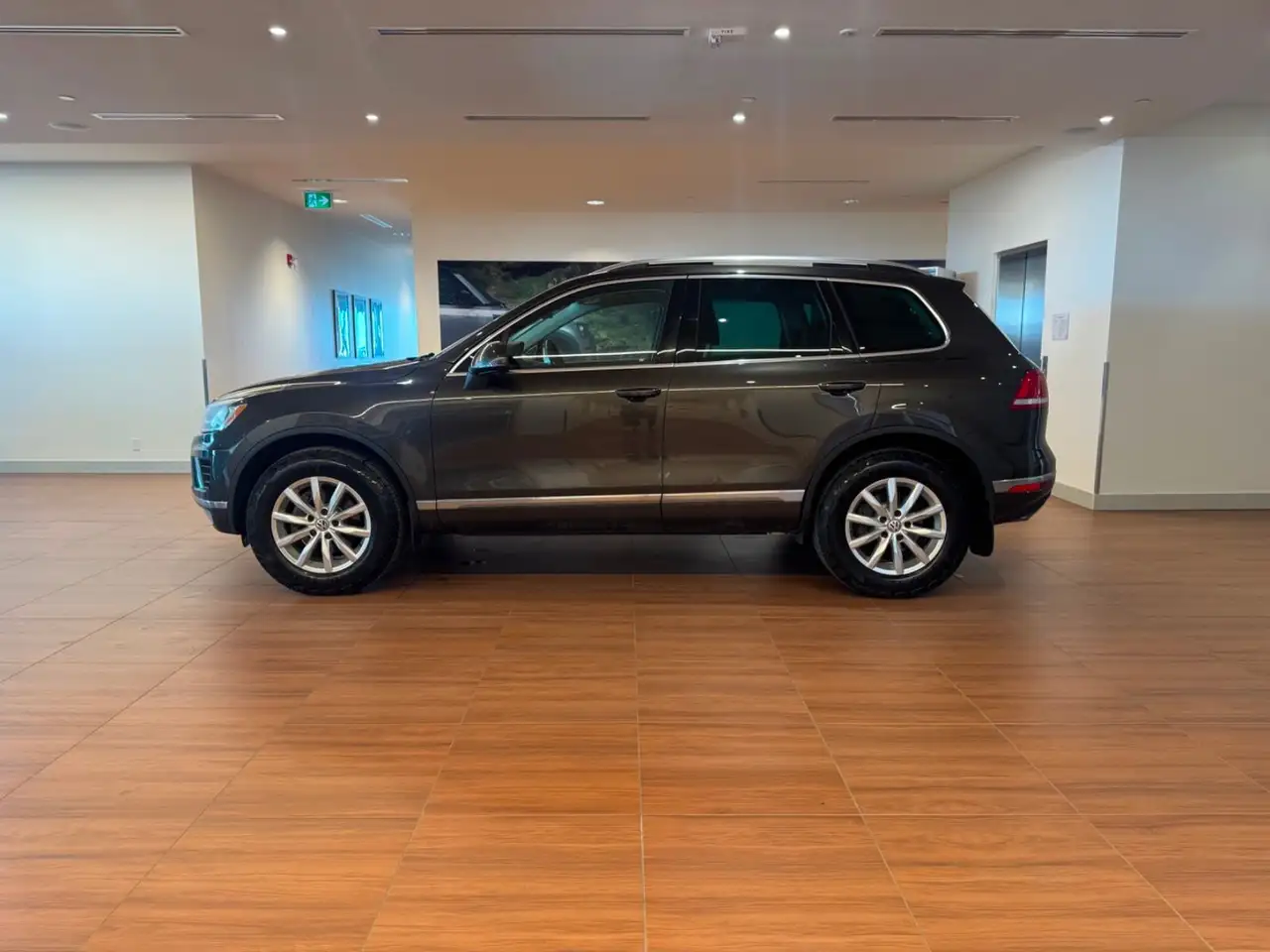 Volkswagen Touareg снимка Volkswagen Touareg