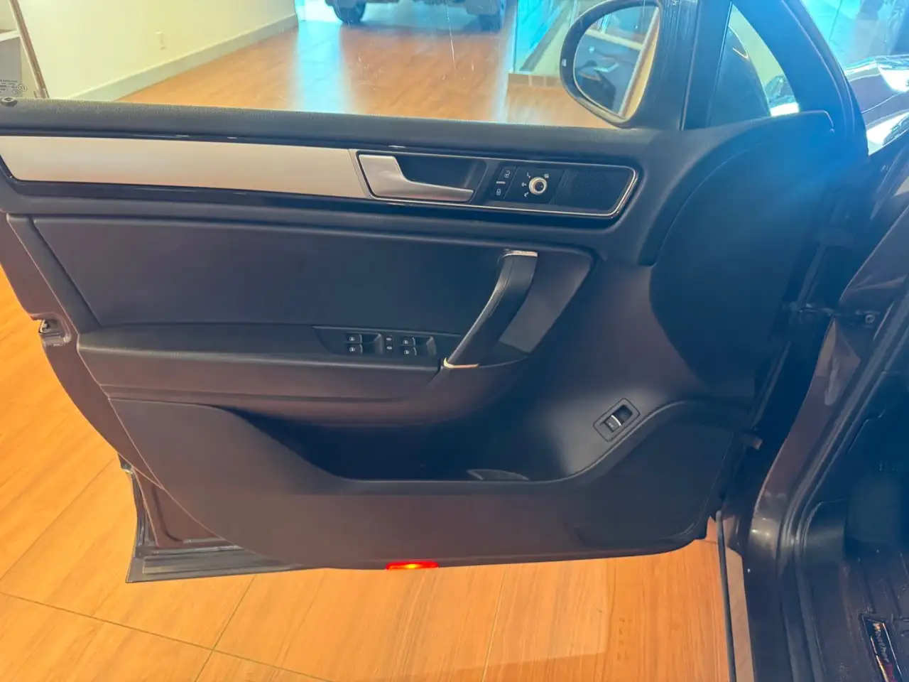 Volkswagen Touareg снимка Volkswagen Touareg