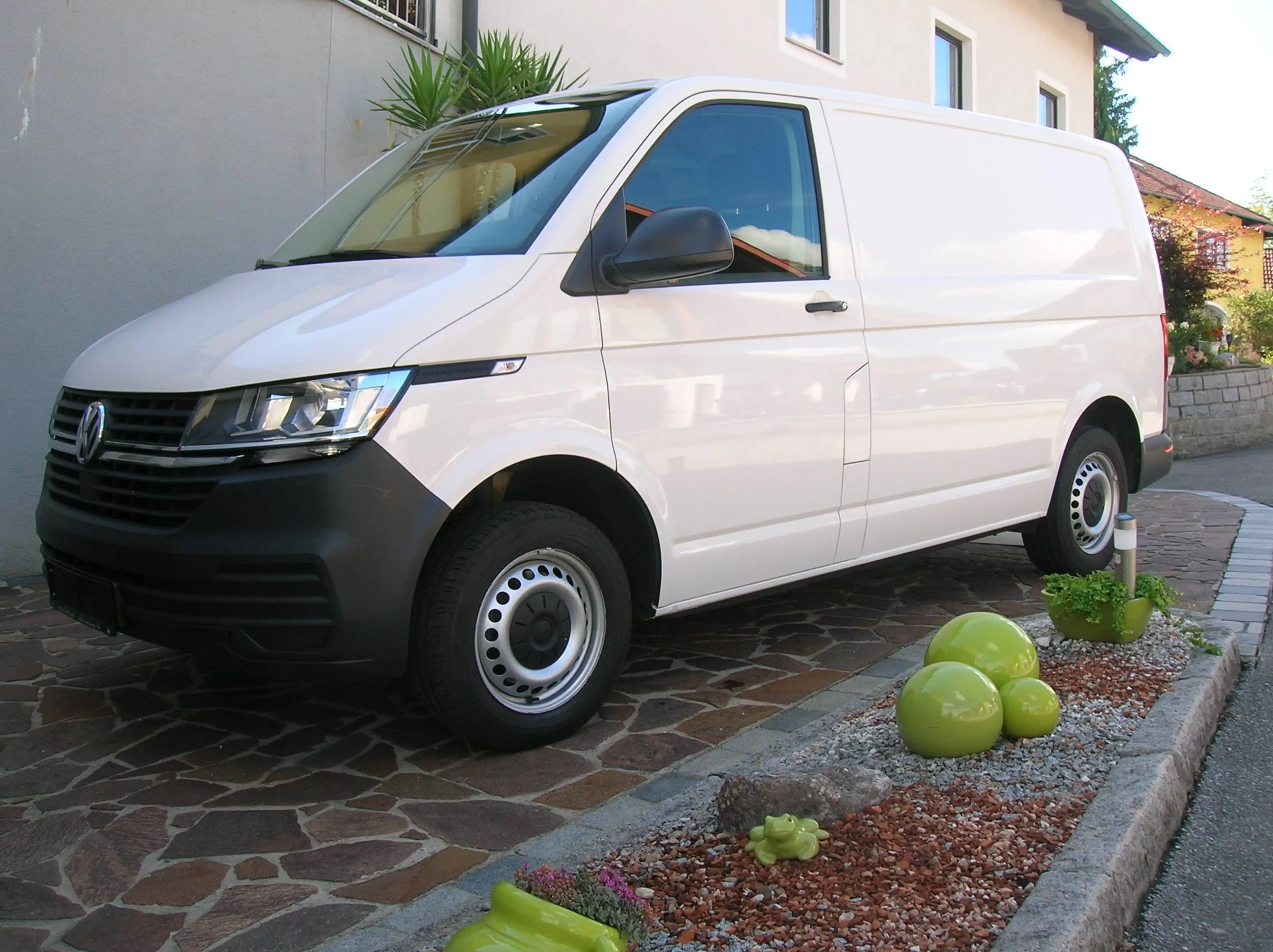 Volkswagen T6.1 Transporter 4MOTION  Anhängerkupplung,  Klima, Armlehnen — photo 11
