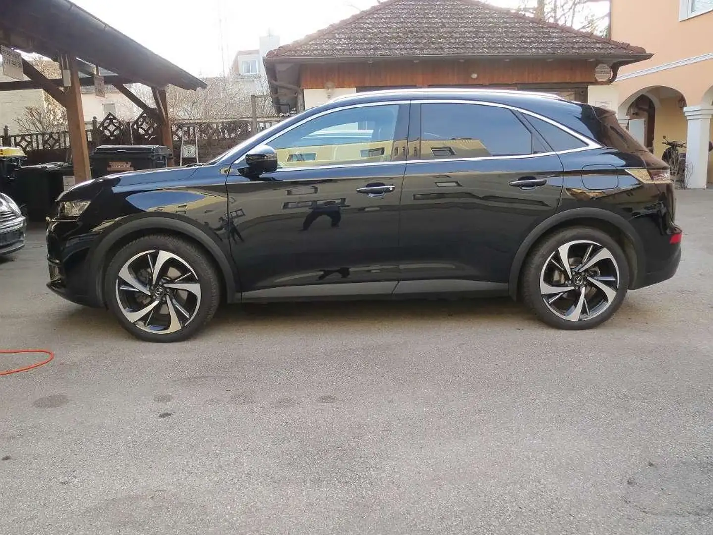 DS Automobiles DS 7 Crossback Schwarz - 1