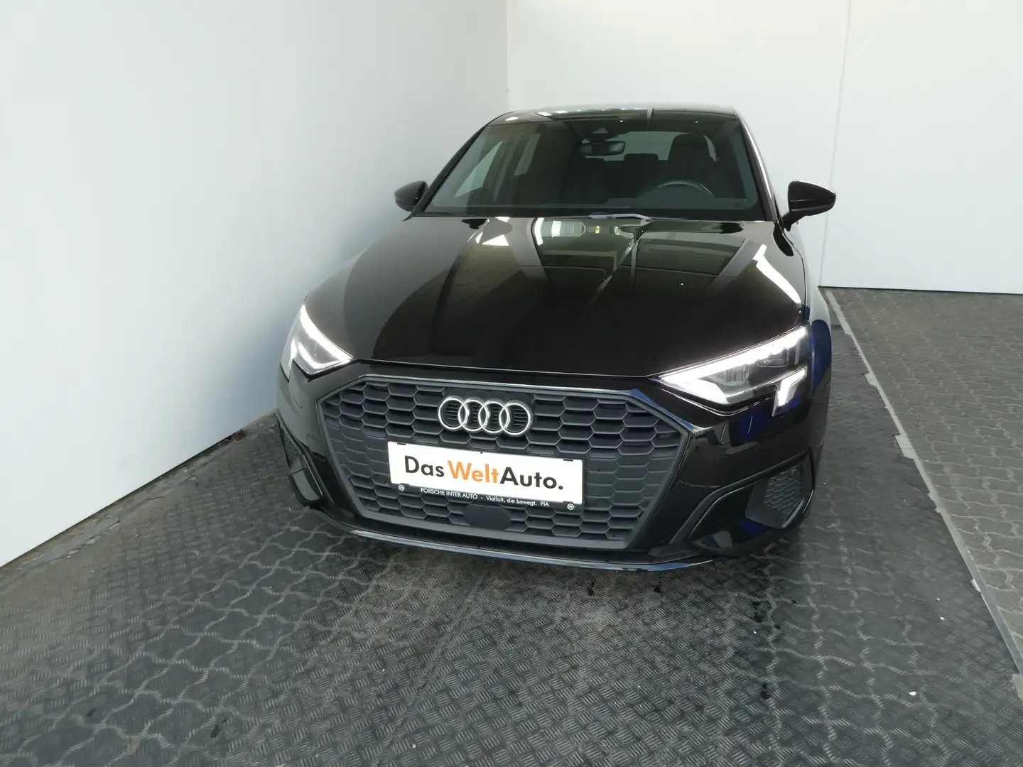 Audi A3 30 TDI intense Schwarz - 2