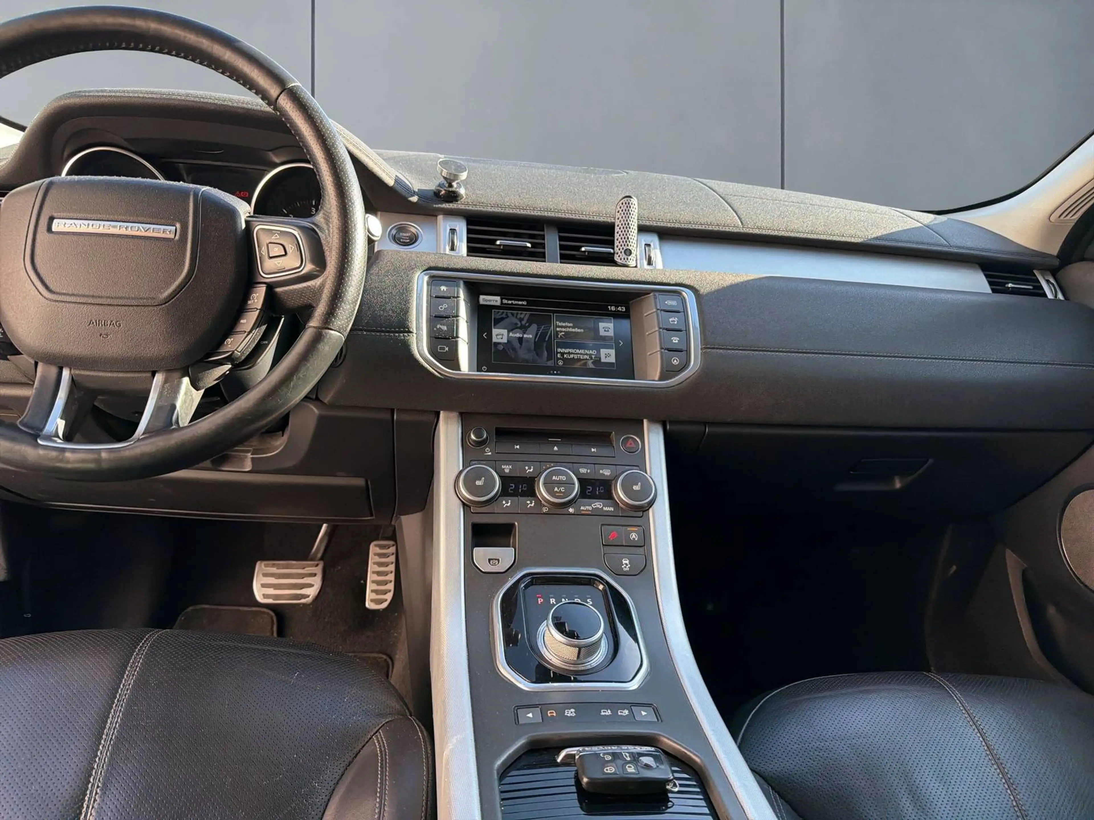 Land Rover Range Rover Evoque Pure — photo 9