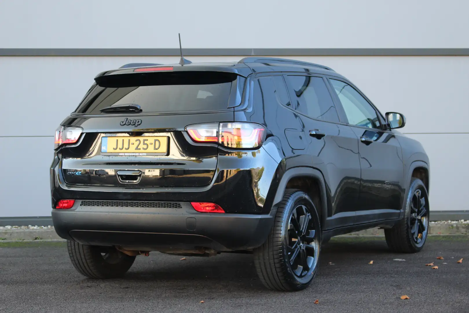 Jeep Compass 4xe 240 Plug-in Hybrid Electric Limited Noir - 2