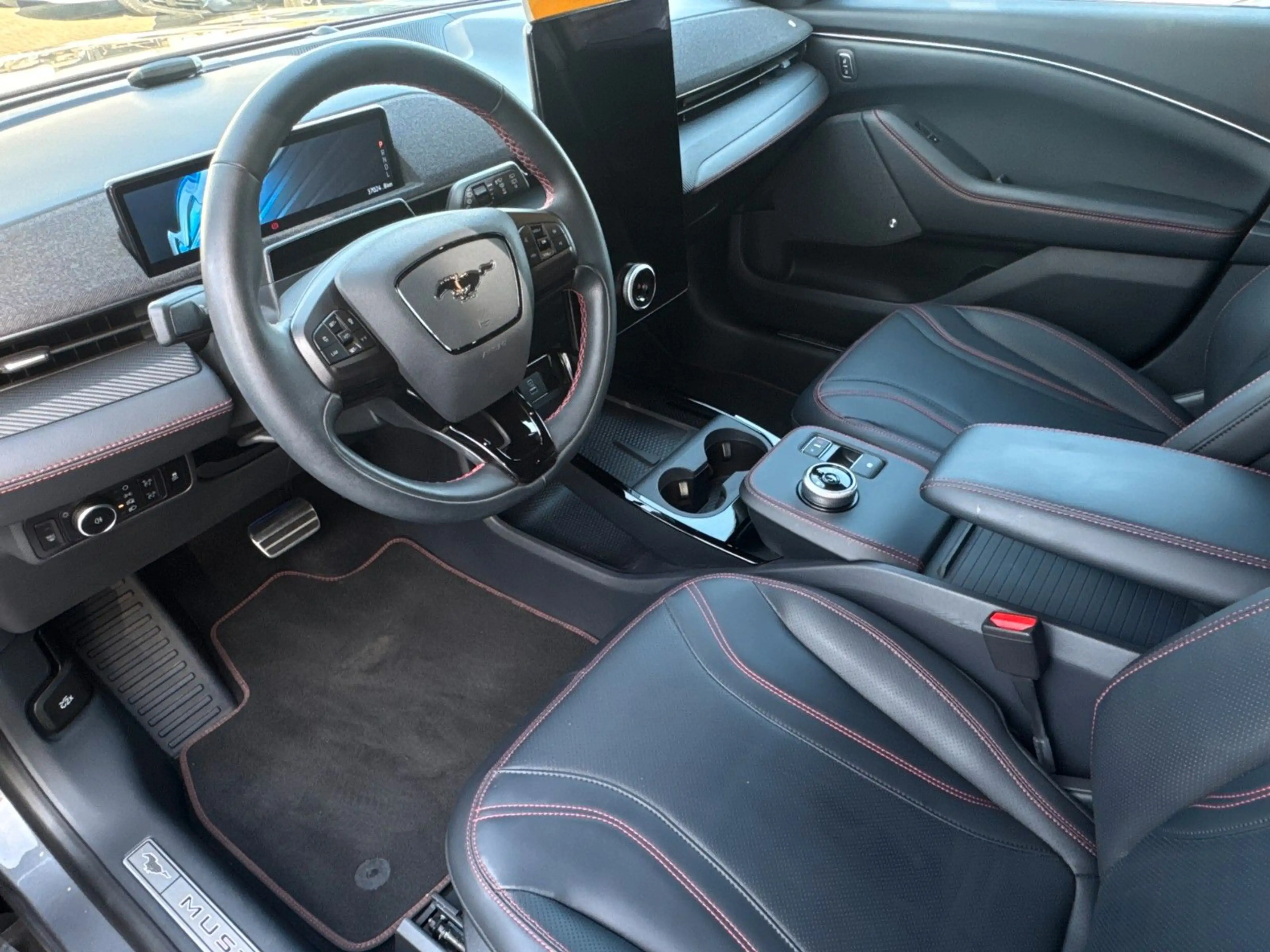 Ford Mustang Mach-E Premium AWD Memory*Matrix*4x4* — photo 11
