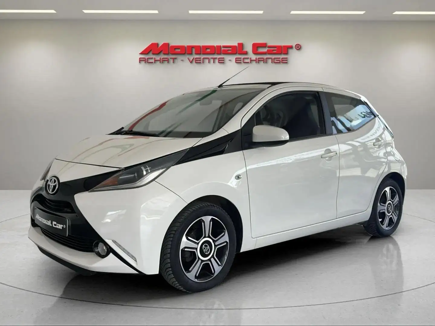 Toyota Aygo 1.0i VVT * Toit Ouvrant * Caméra * Clim * Wit - 1