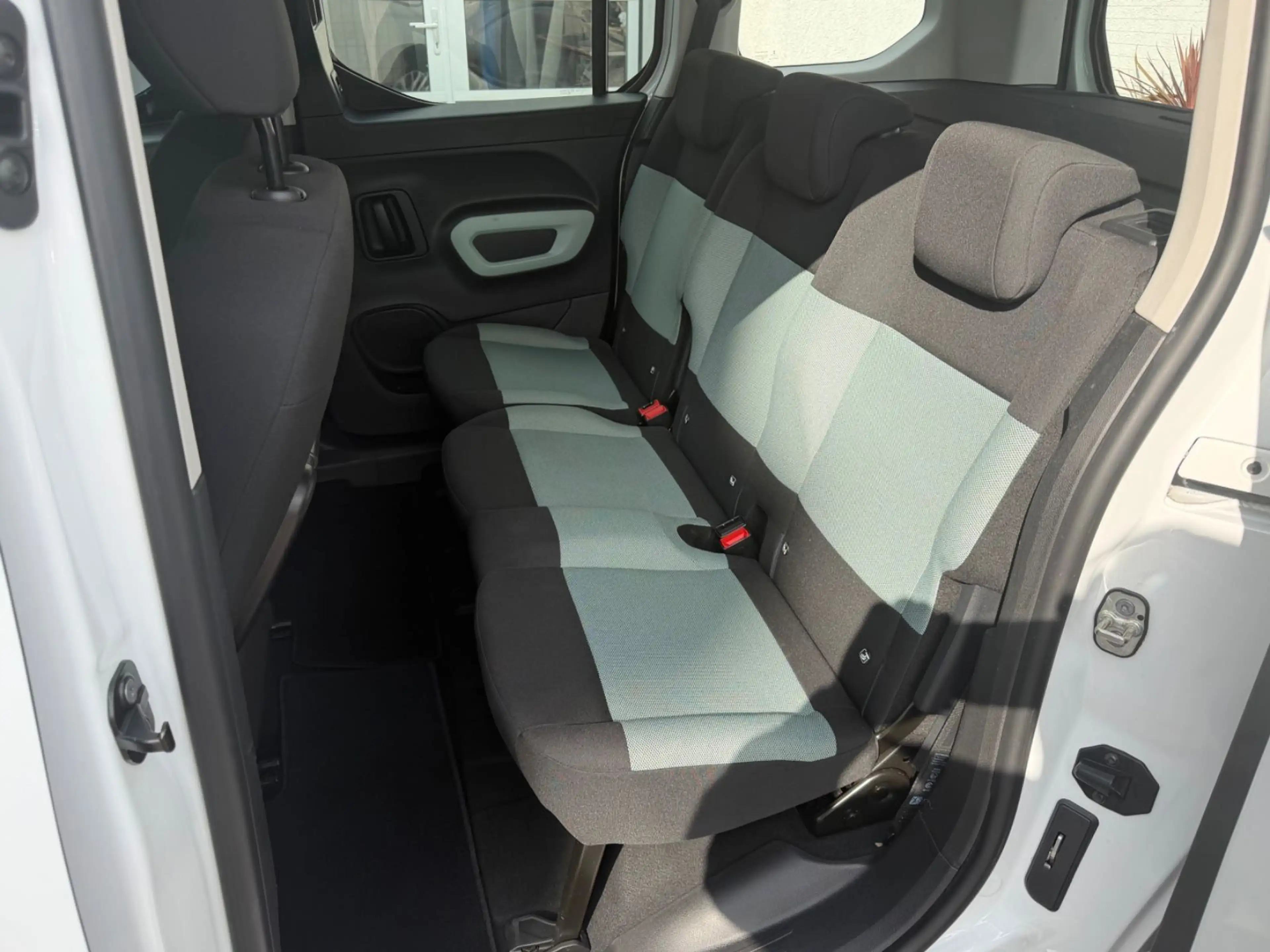 Citroen Berlingo Feel M — photo 11