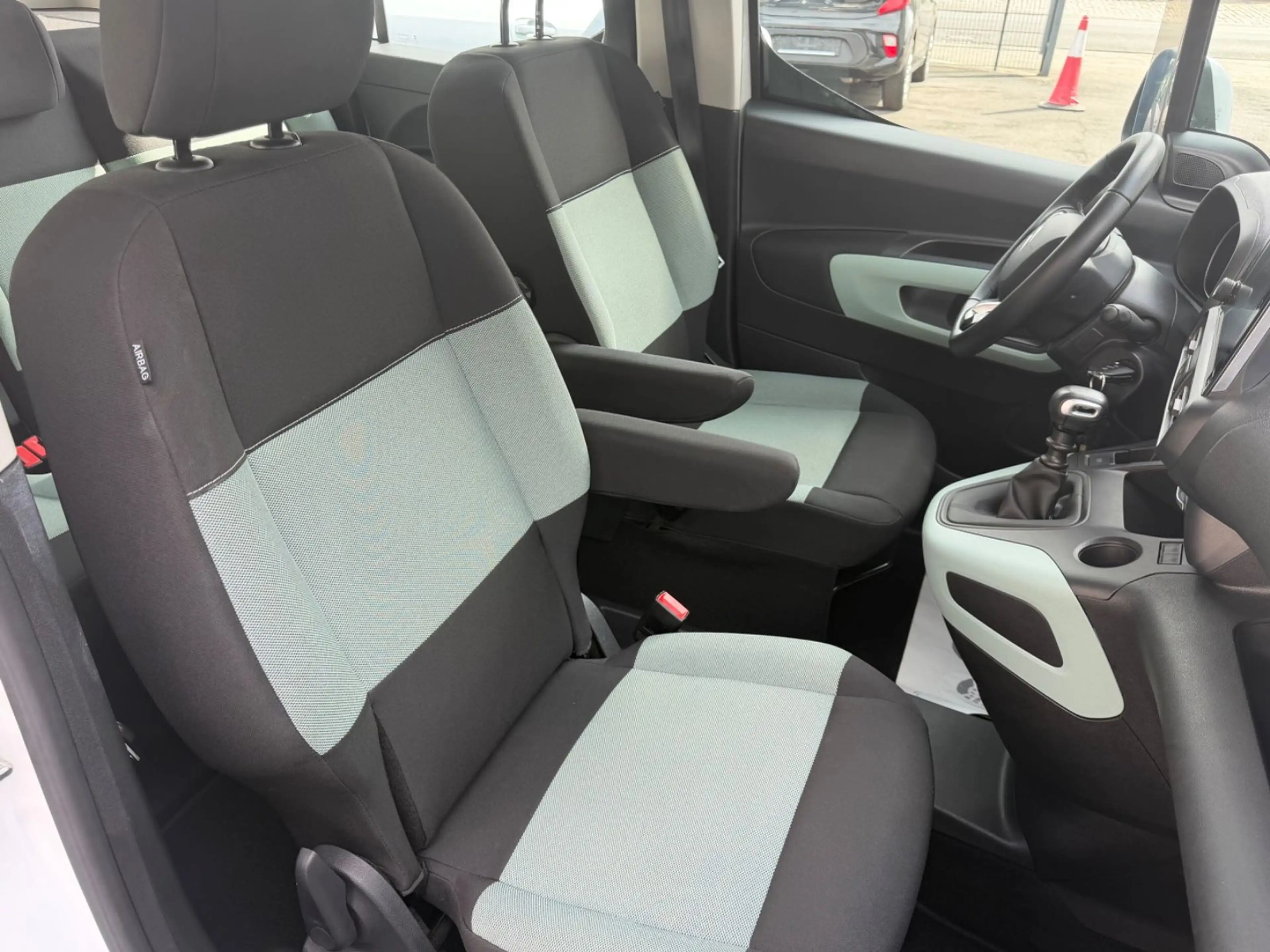 Citroen Berlingo Feel M — photo 8
