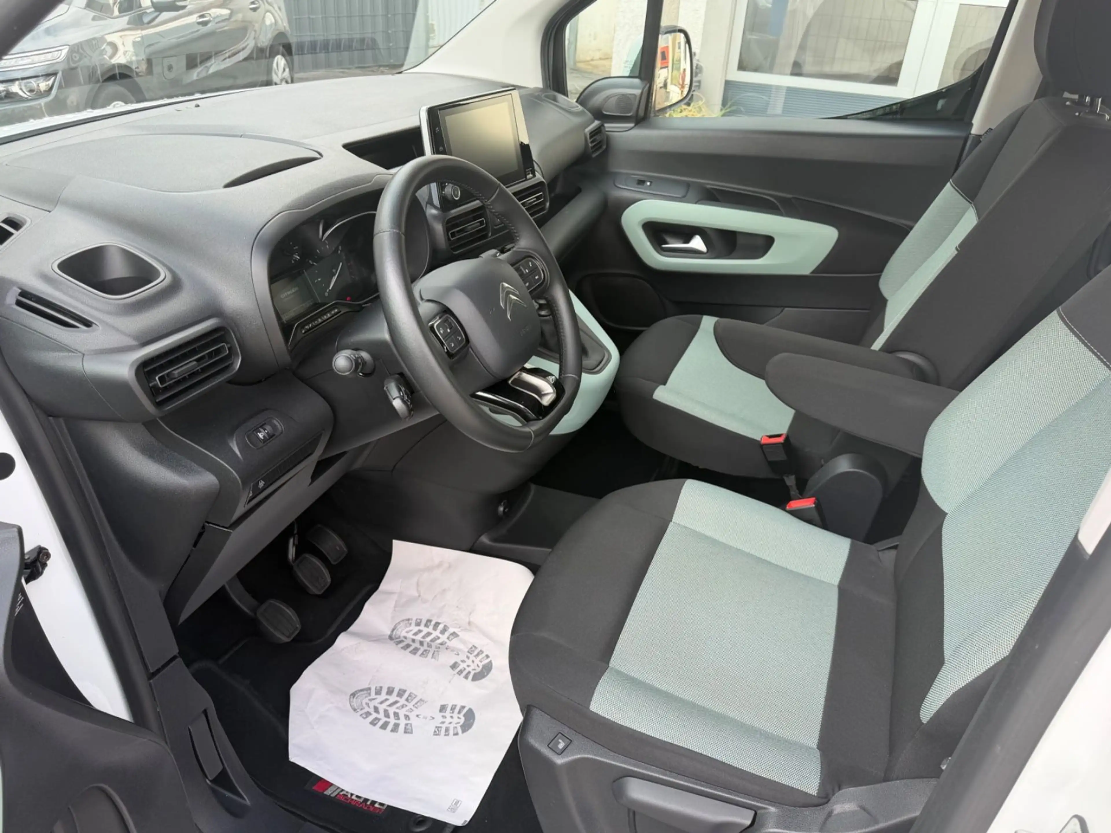 Citroen Berlingo Feel M — photo 13