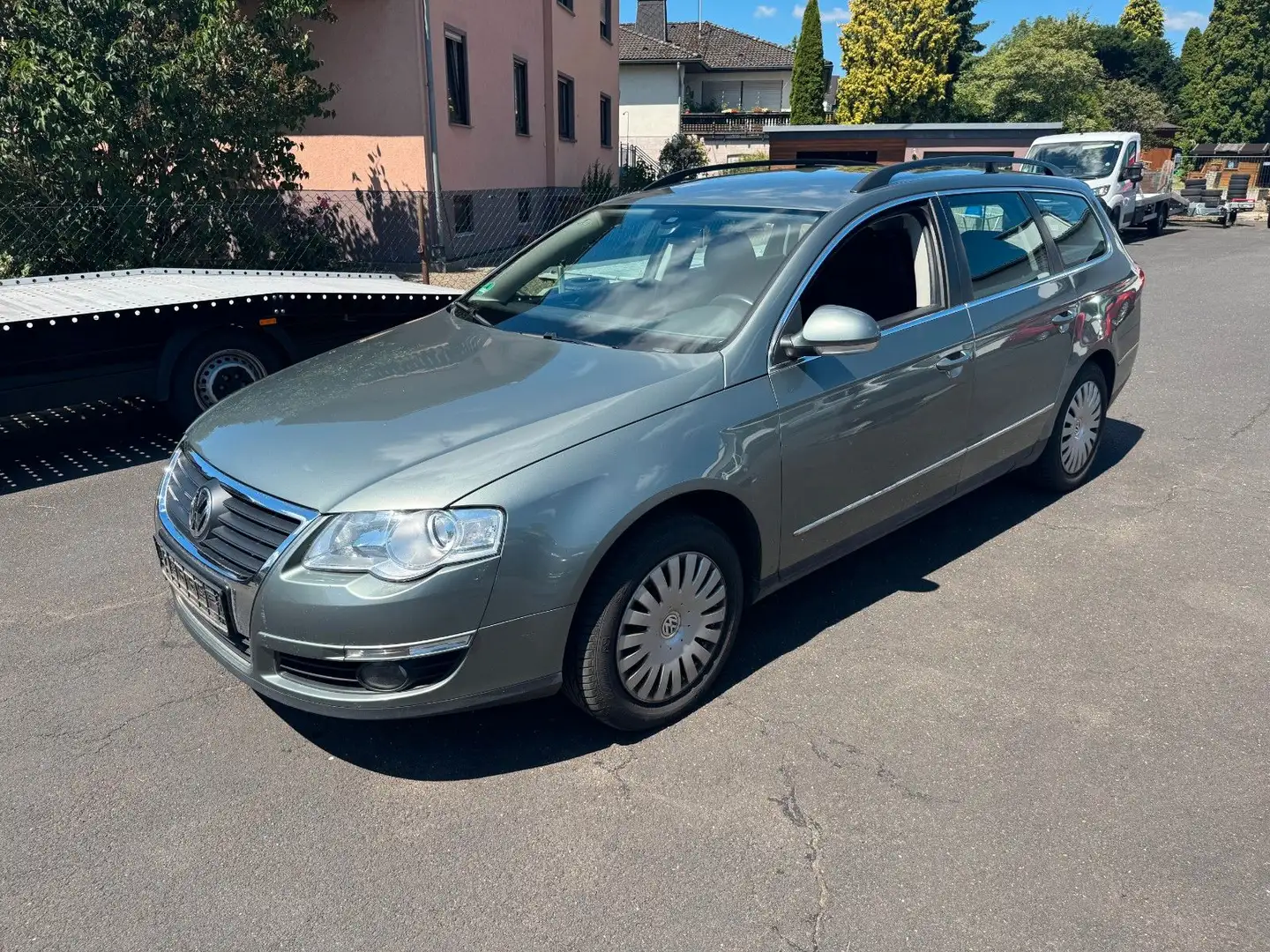 Volkswagen Passat Variant Comfortline AHK Grün - 1