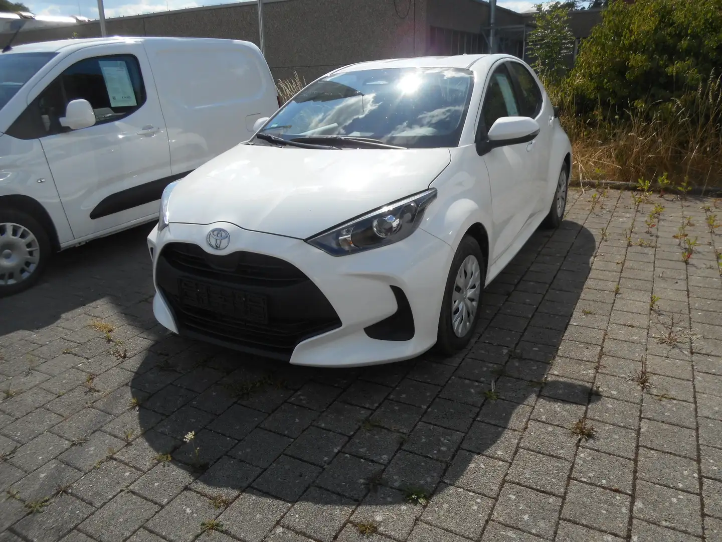 Toyota Yaris Hybrid Business Edition Navi Sitzheizung RFK TSS Wit - 1