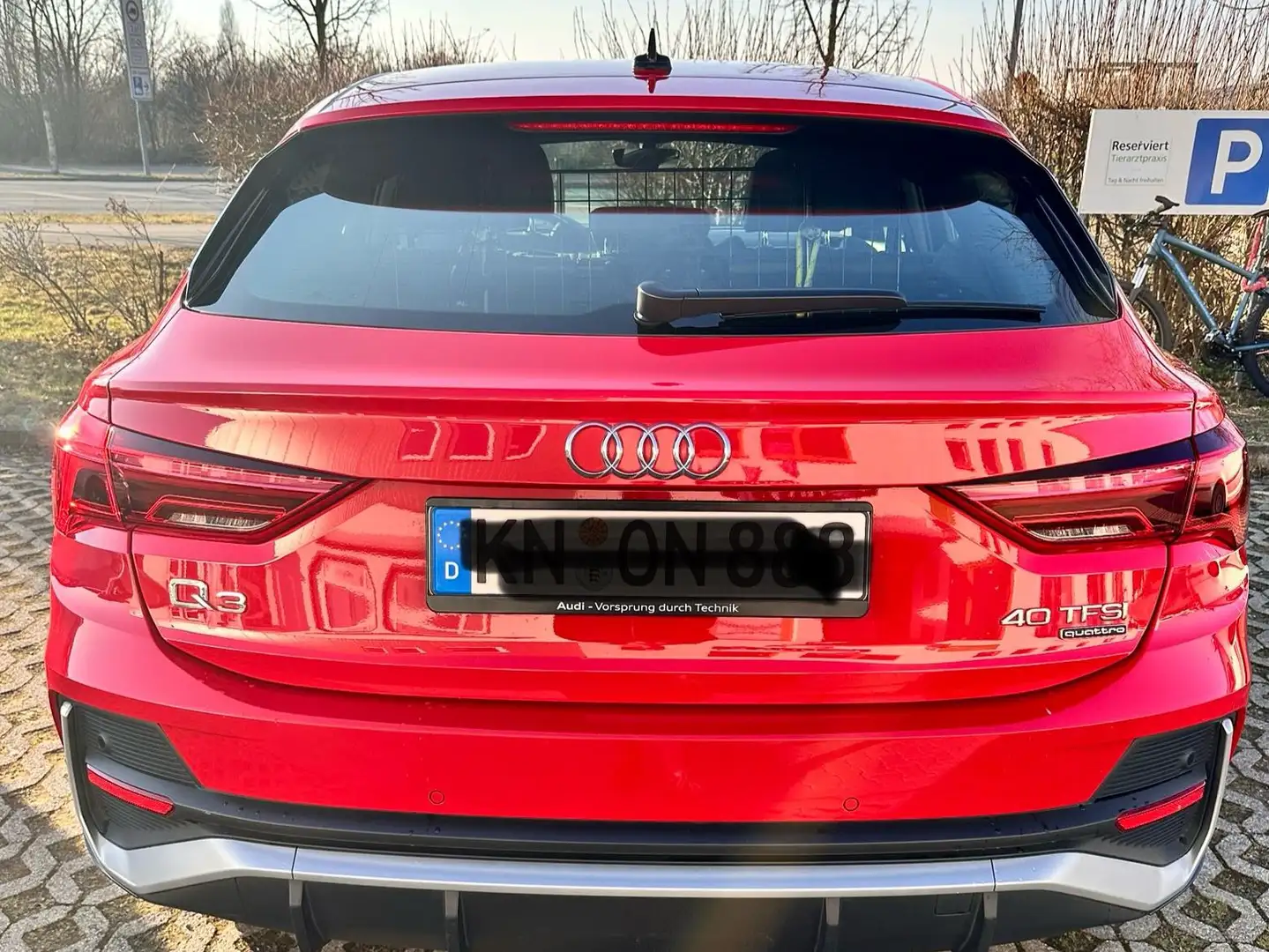 Audi Q3 Q3 Sportb. 40 TFSI Sportback quattro S tronic line Červená - 1