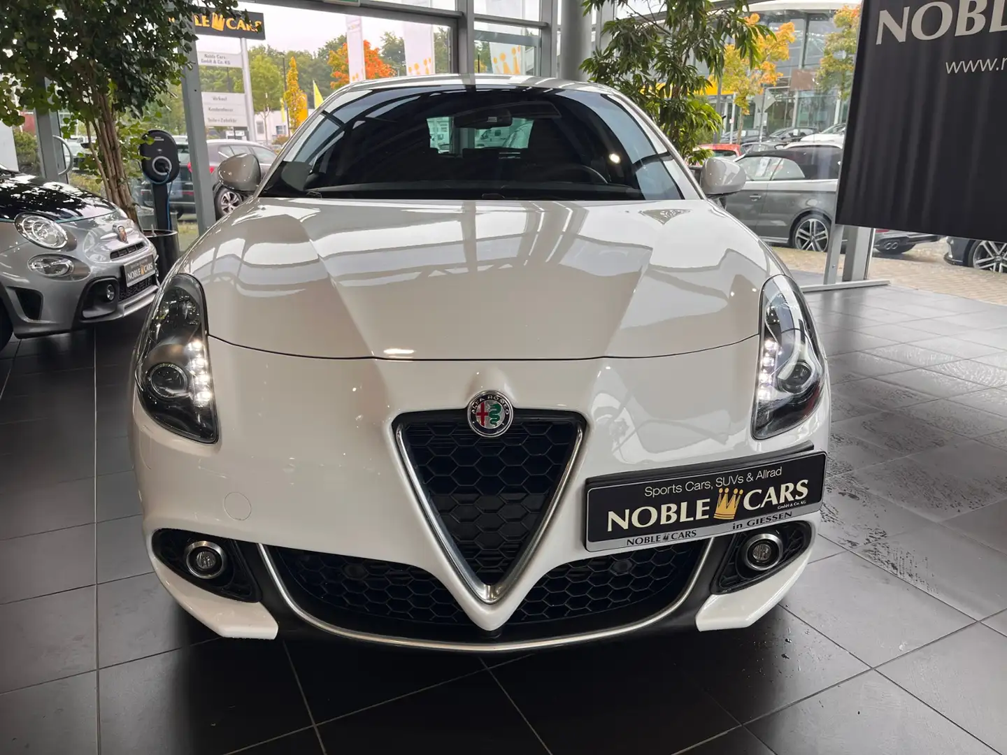 Alfa Romeo Giulietta Super SHZ XENON NAVI ALU Weiß - 2