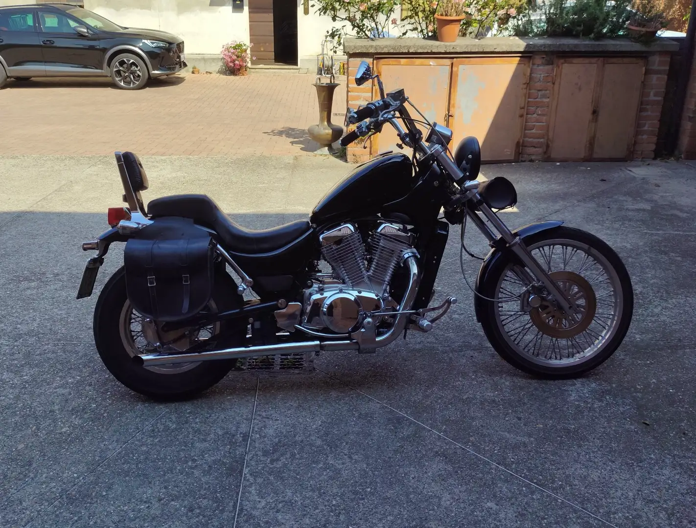 Suzuki Intruder C Nero - 1