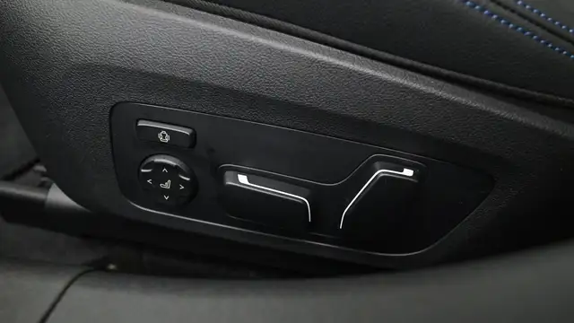 BMW 330 e xDrive Ansicht 12