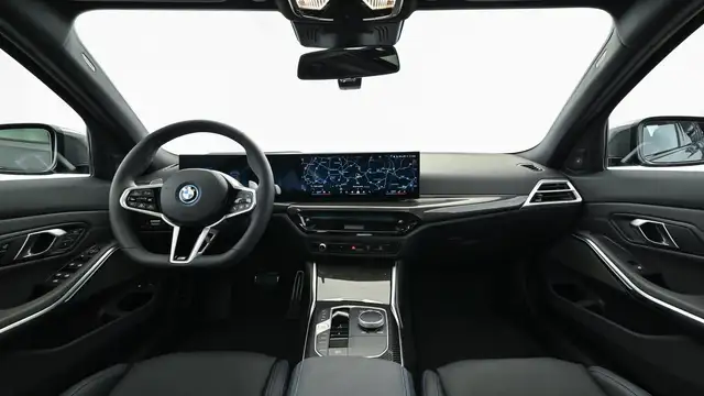 BMW 330 e xDrive Ansicht 17