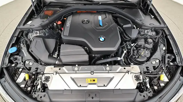 BMW 330 e xDrive Ansicht 13