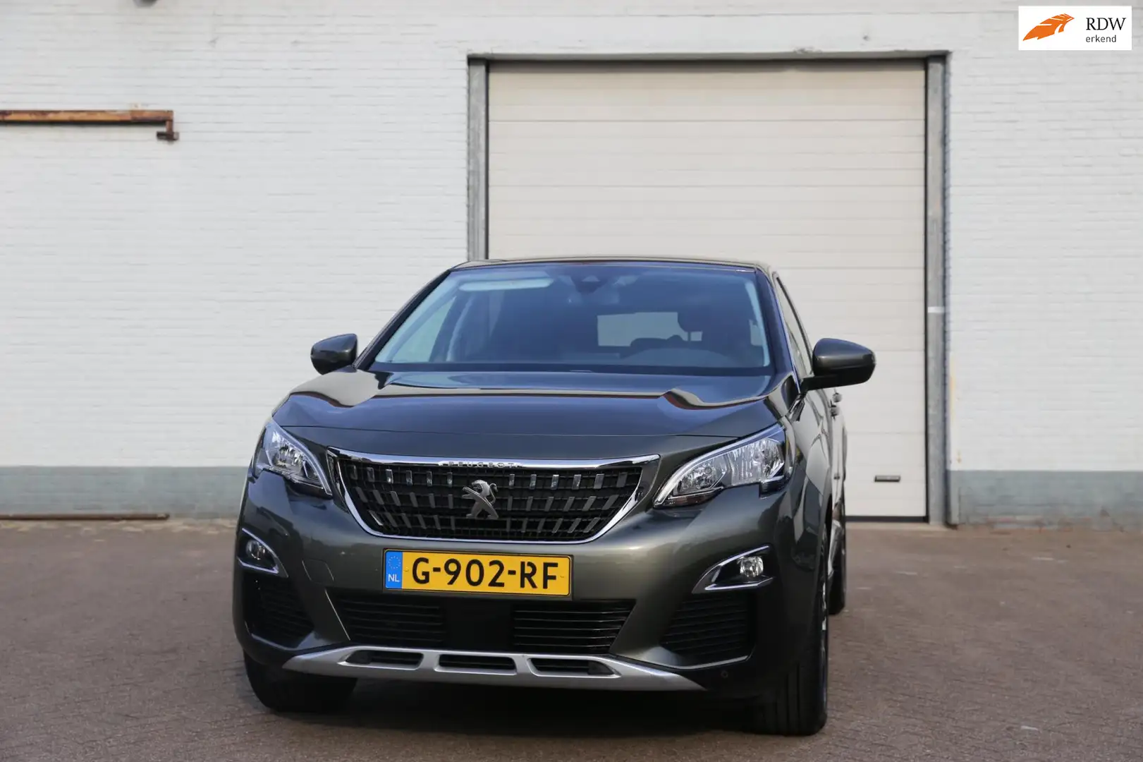 Peugeot 3008 1.2 PureTech Allure Gris - 1