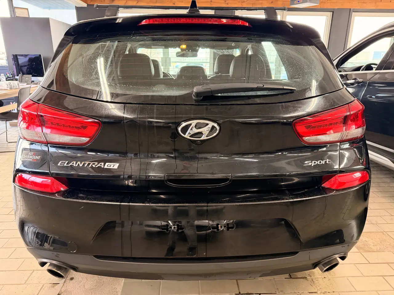 Hyundai ELANTRA снимка Hyundai ELANTRA