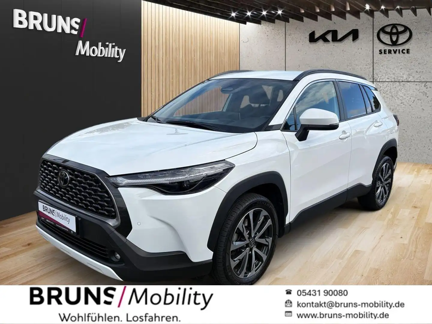 Toyota 1.8 Hybrid Team D + Premium Weiß - 1