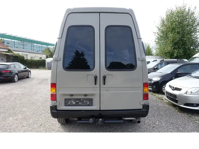 Ford Transit view 5