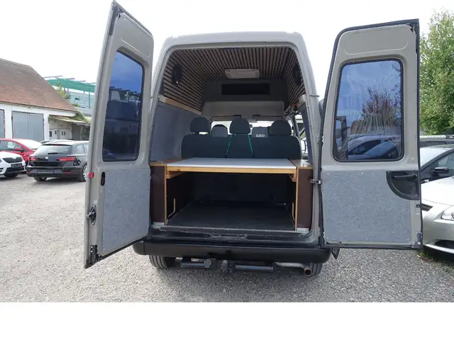 Ford Transit view 6
