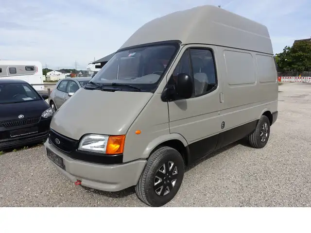 Ford Transit main image